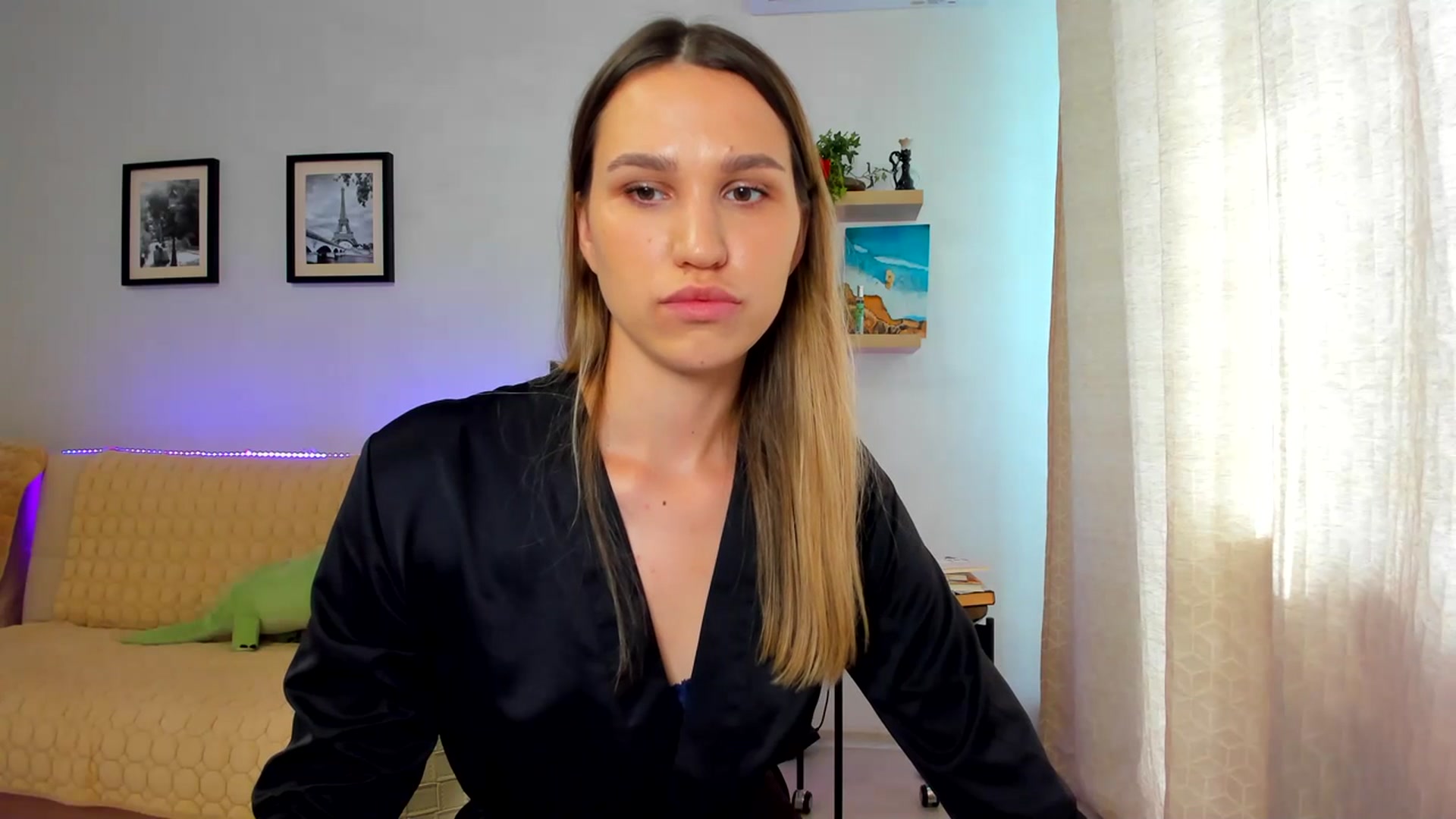Gallery image thumbnail from WaveOfLove's myfreecams stream on, 07/13/2023, 13:41 image 19 of 20