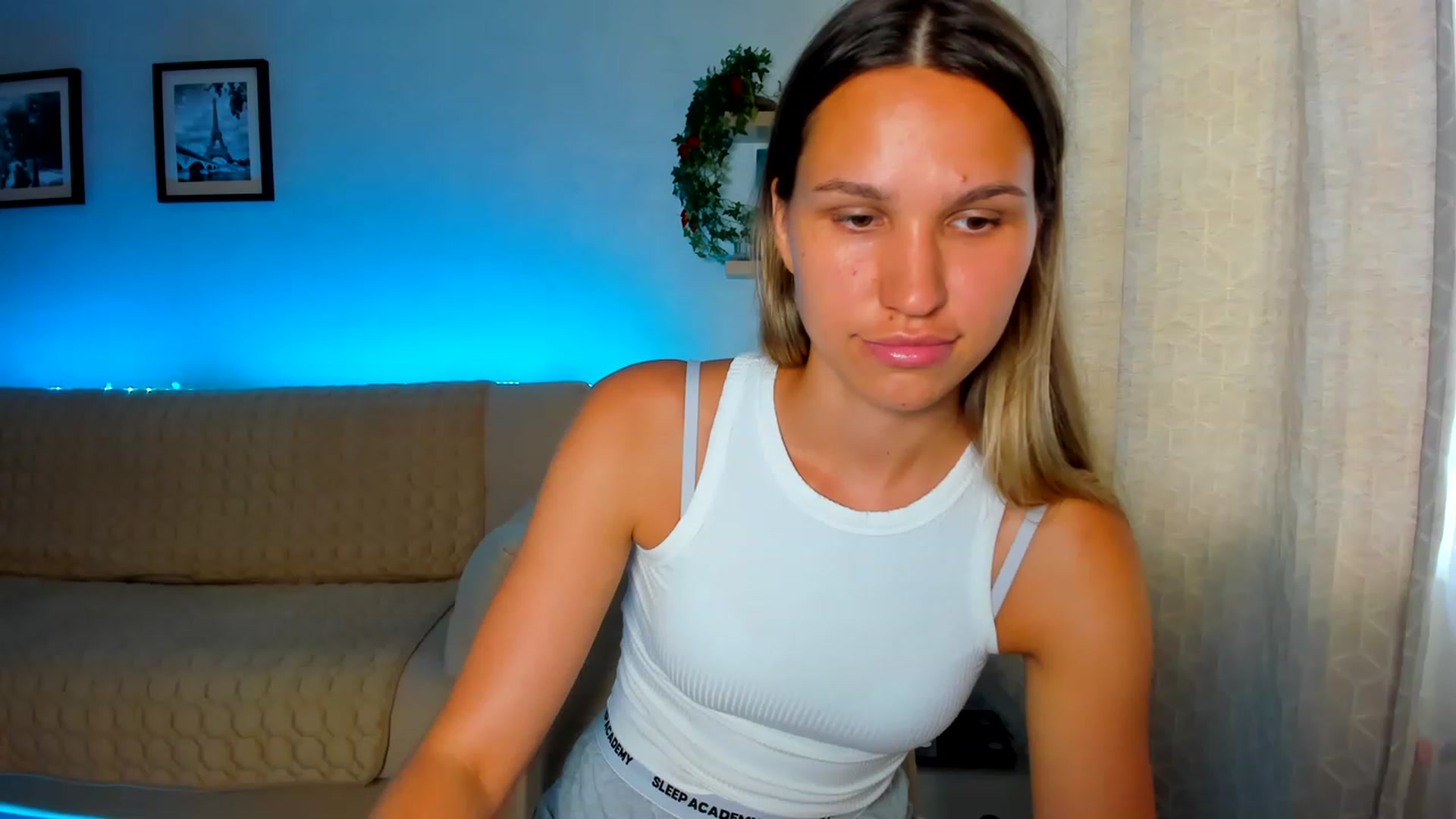 Gallery image thumbnail from WaveOfLove's myfreecams stream on, 07/30/2023, 09:38 image 16 of 20
