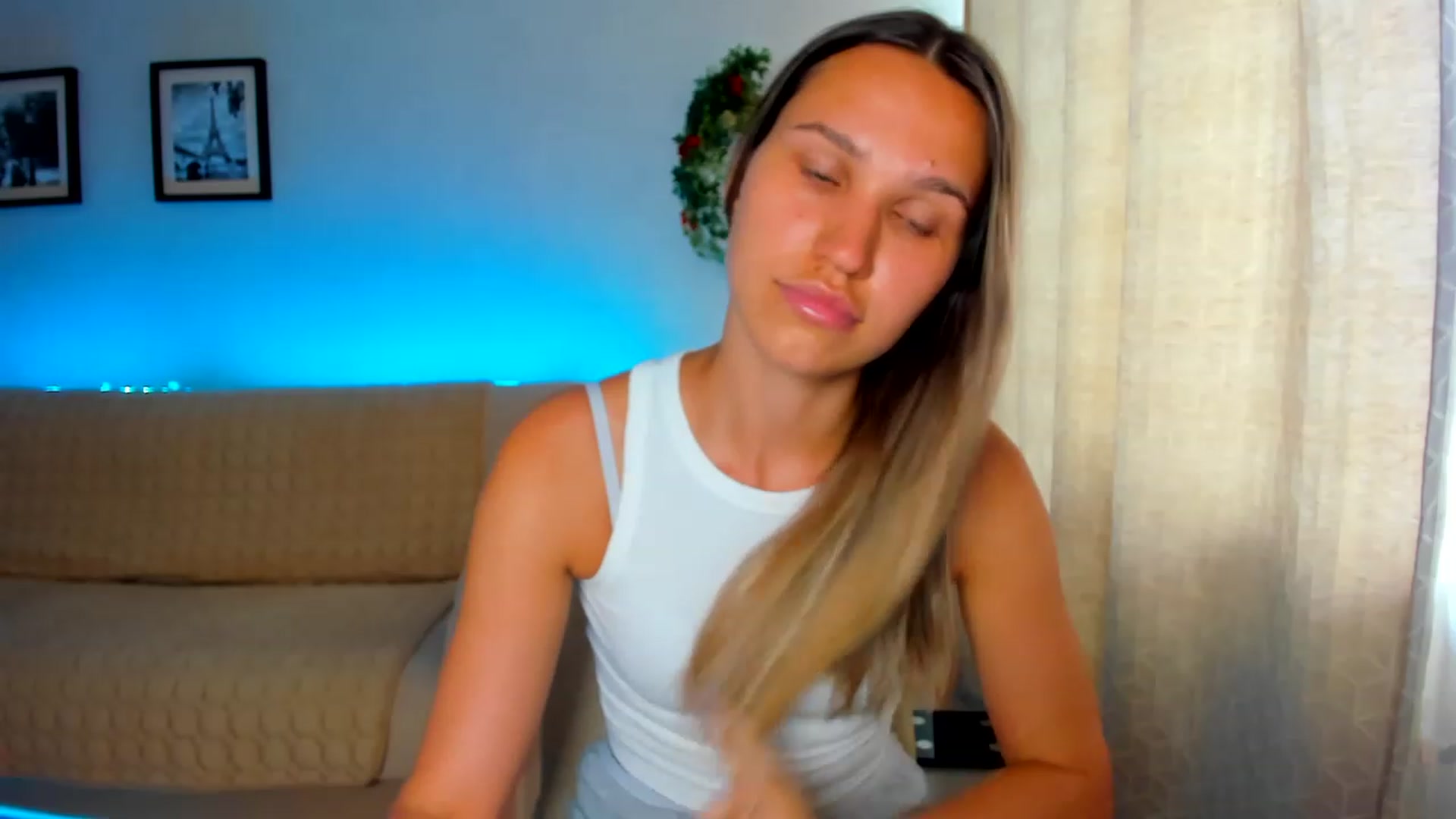 Gallery image thumbnail from WaveOfLove's myfreecams stream on, 07/30/2023, 09:38 image 4 of 20