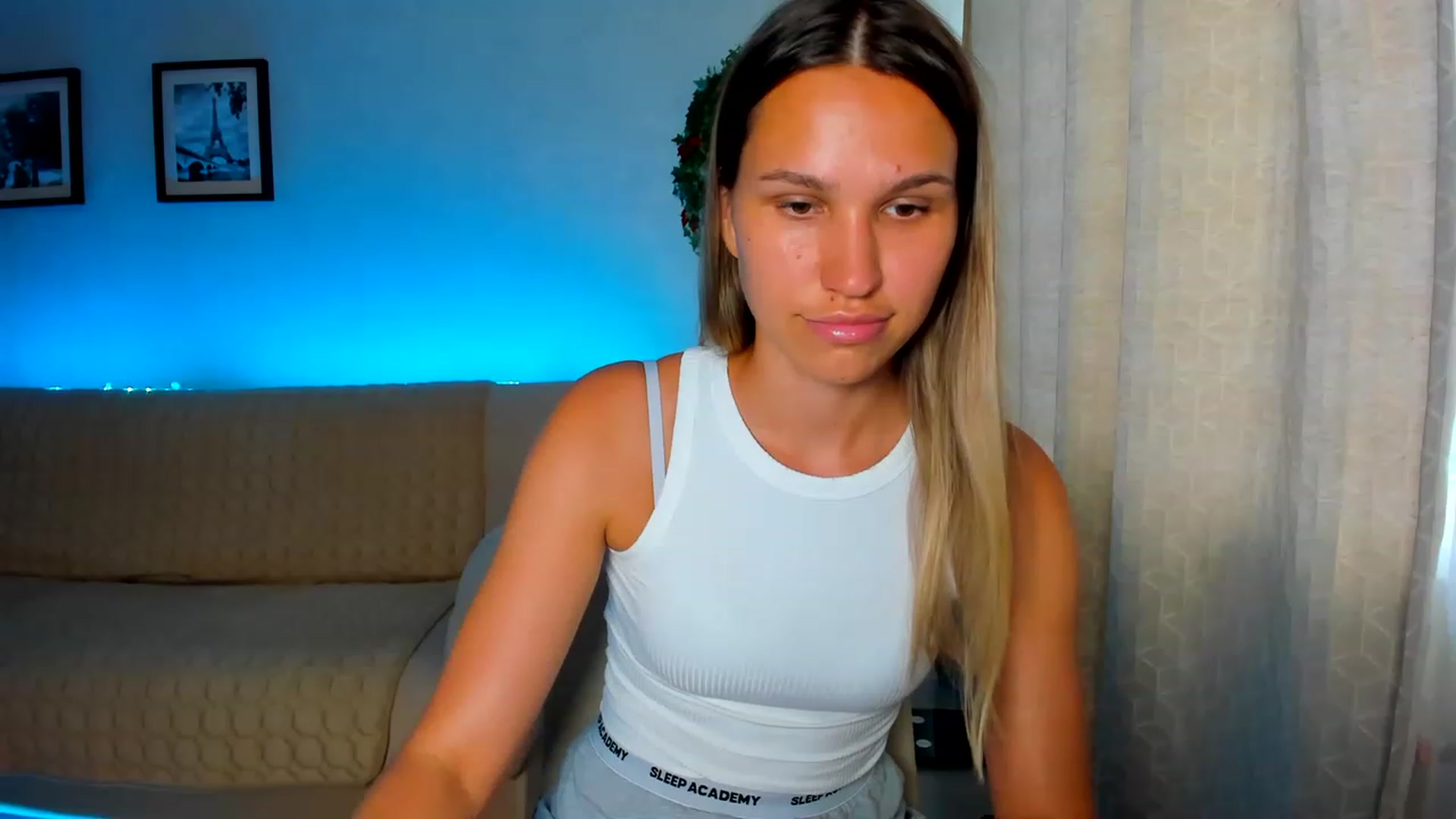 Gallery image thumbnail from WaveOfLove's myfreecams stream on, 07/30/2023, 09:38 image 18 of 20