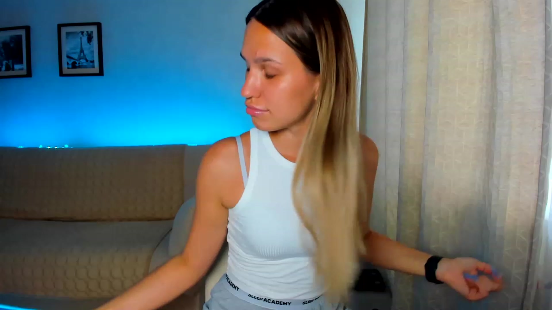 Gallery image thumbnail from WaveOfLove's myfreecams stream on, 07/30/2023, 09:38 image 17 of 20