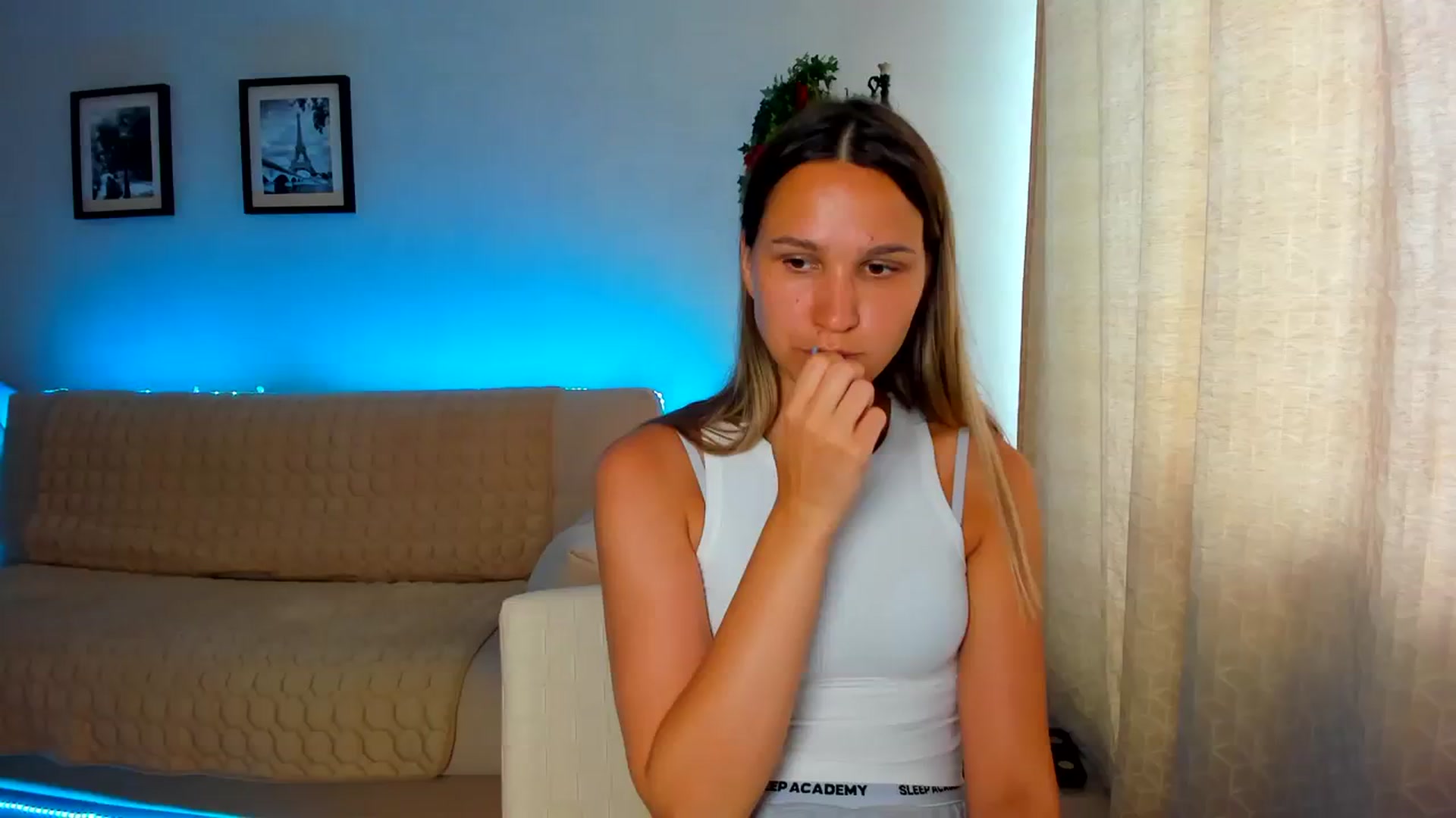 Gallery image thumbnail from WaveOfLove's myfreecams stream on, 07/30/2023, 10:30 image 13 of 20