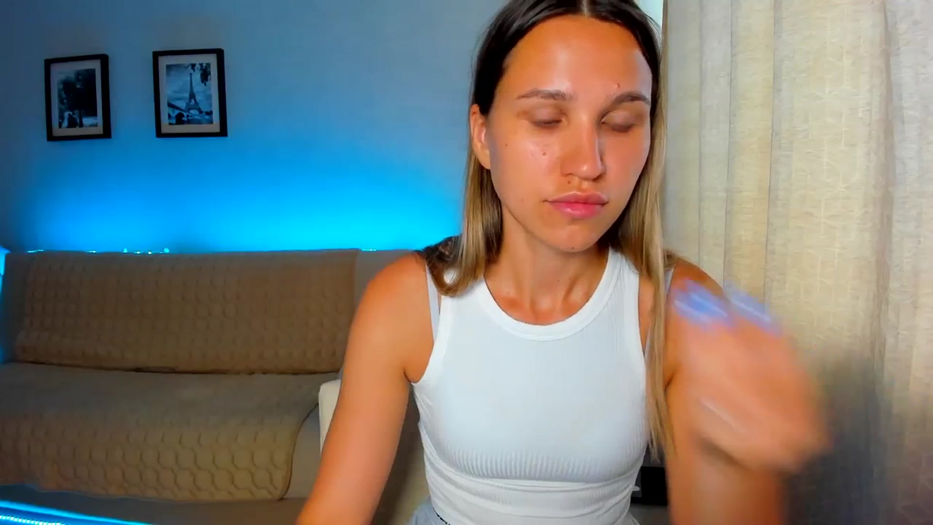 Gallery image thumbnail from WaveOfLove's myfreecams stream on, 07/30/2023, 10:30 image 7 of 20