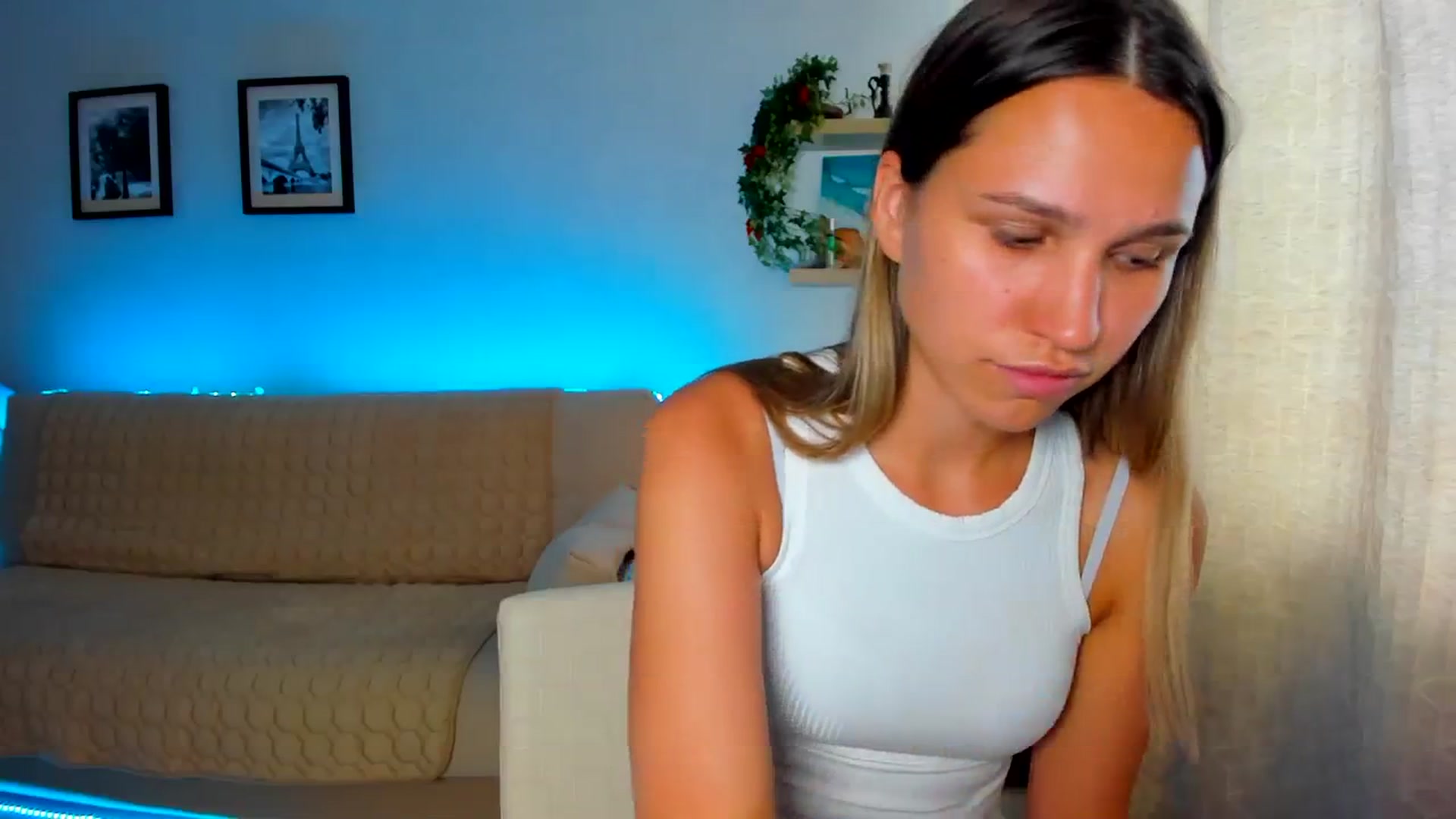 Gallery image thumbnail from WaveOfLove's myfreecams stream on, 07/30/2023, 10:30 image 10 of 20