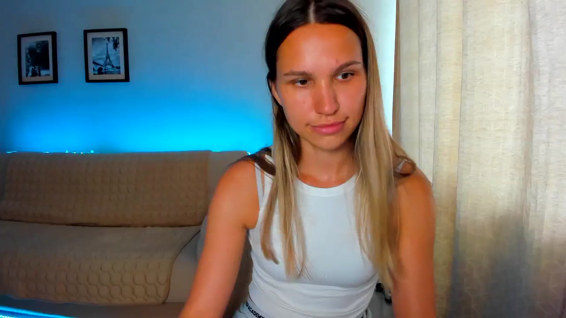 Gallery image thumbnail from WaveOfLove's myfreecams stream on, 07/30/2023, 11:50 image 1 of 20