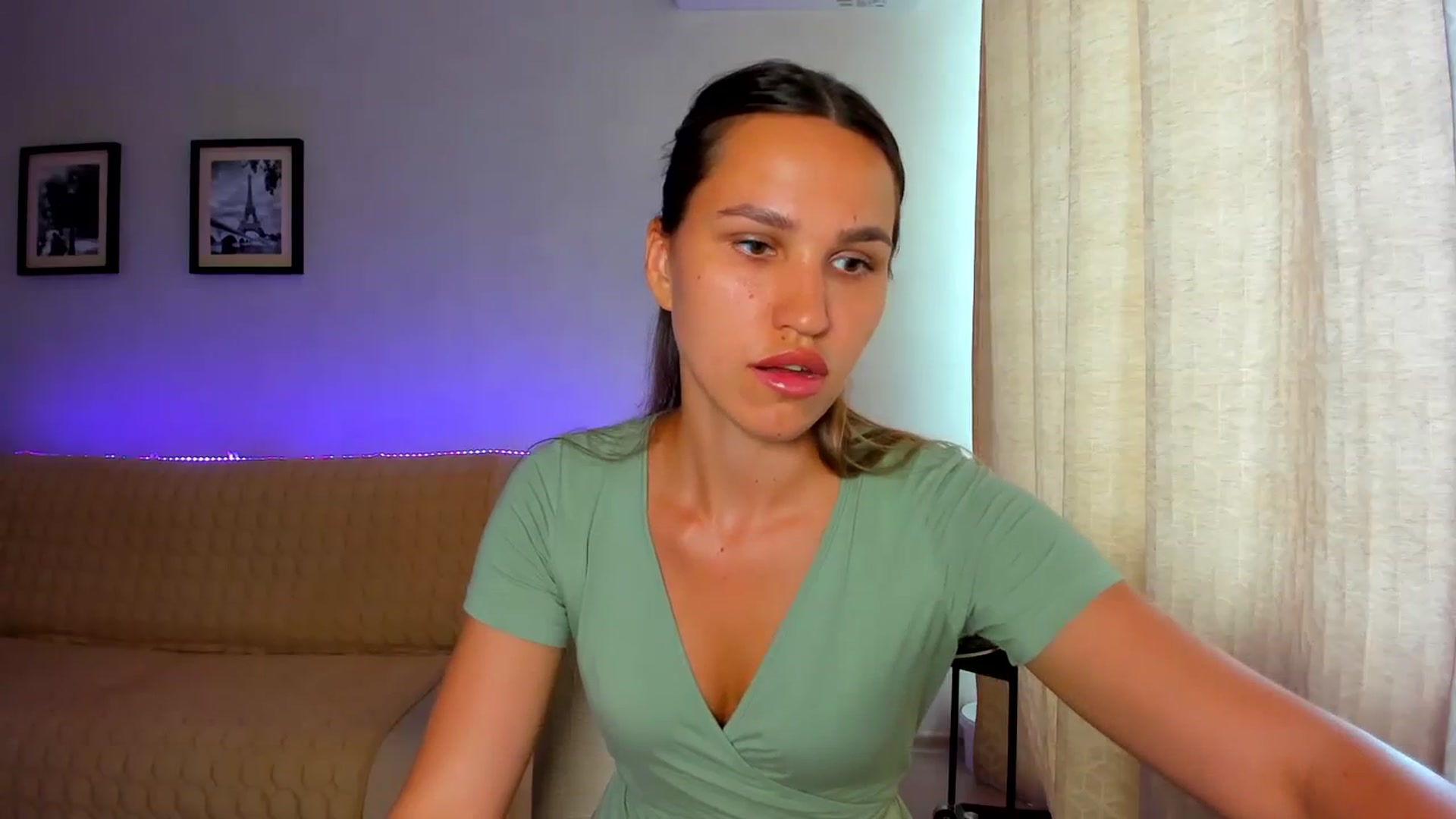 Gallery image thumbnail from WaveOfLove's myfreecams stream on, 07/31/2023, 12:03 image 19 of 20