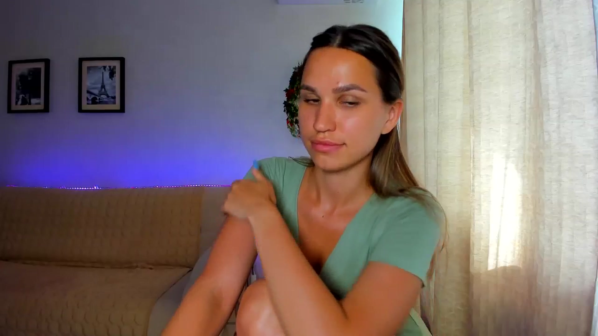 Gallery image thumbnail from WaveOfLove's myfreecams stream on, 07/31/2023, 12:52 image 18 of 20