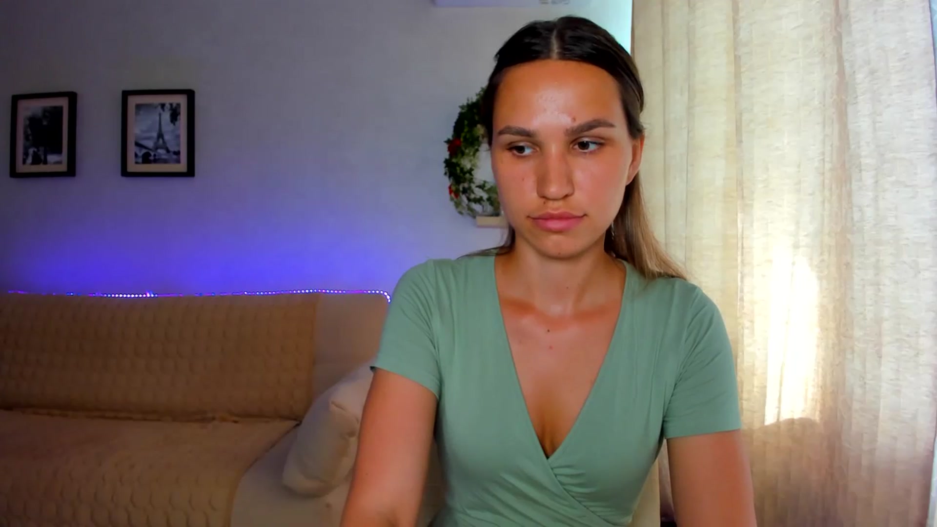 Gallery image thumbnail from WaveOfLove's myfreecams stream on, 07/31/2023, 12:52 image 17 of 20