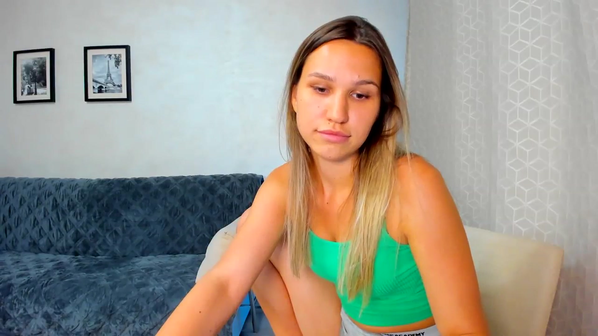Gallery image thumbnail from WaveOfLove's myfreecams stream on, 08/05/2023, 17:29 image 16 of 20