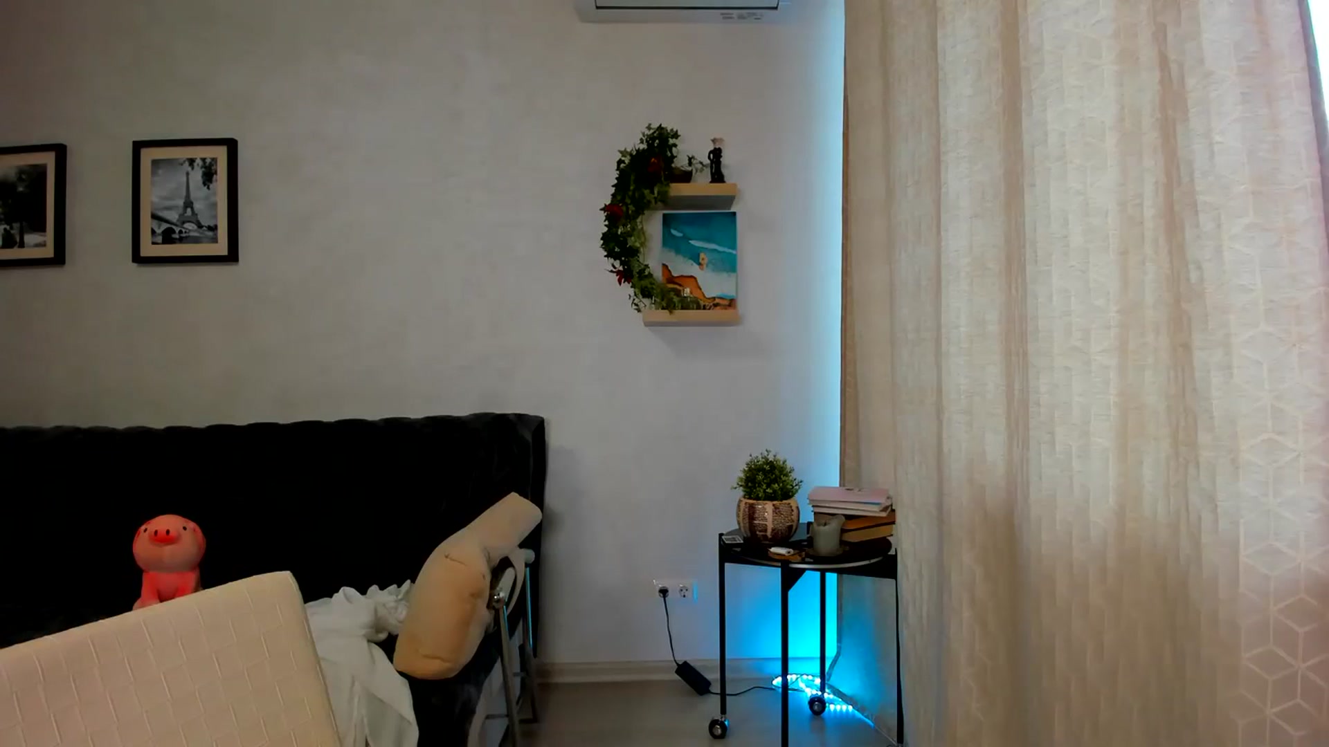 Gallery image thumbnail from WaveOfLove's myfreecams stream on, 08/17/2023, 11:29 image 18 of 20
