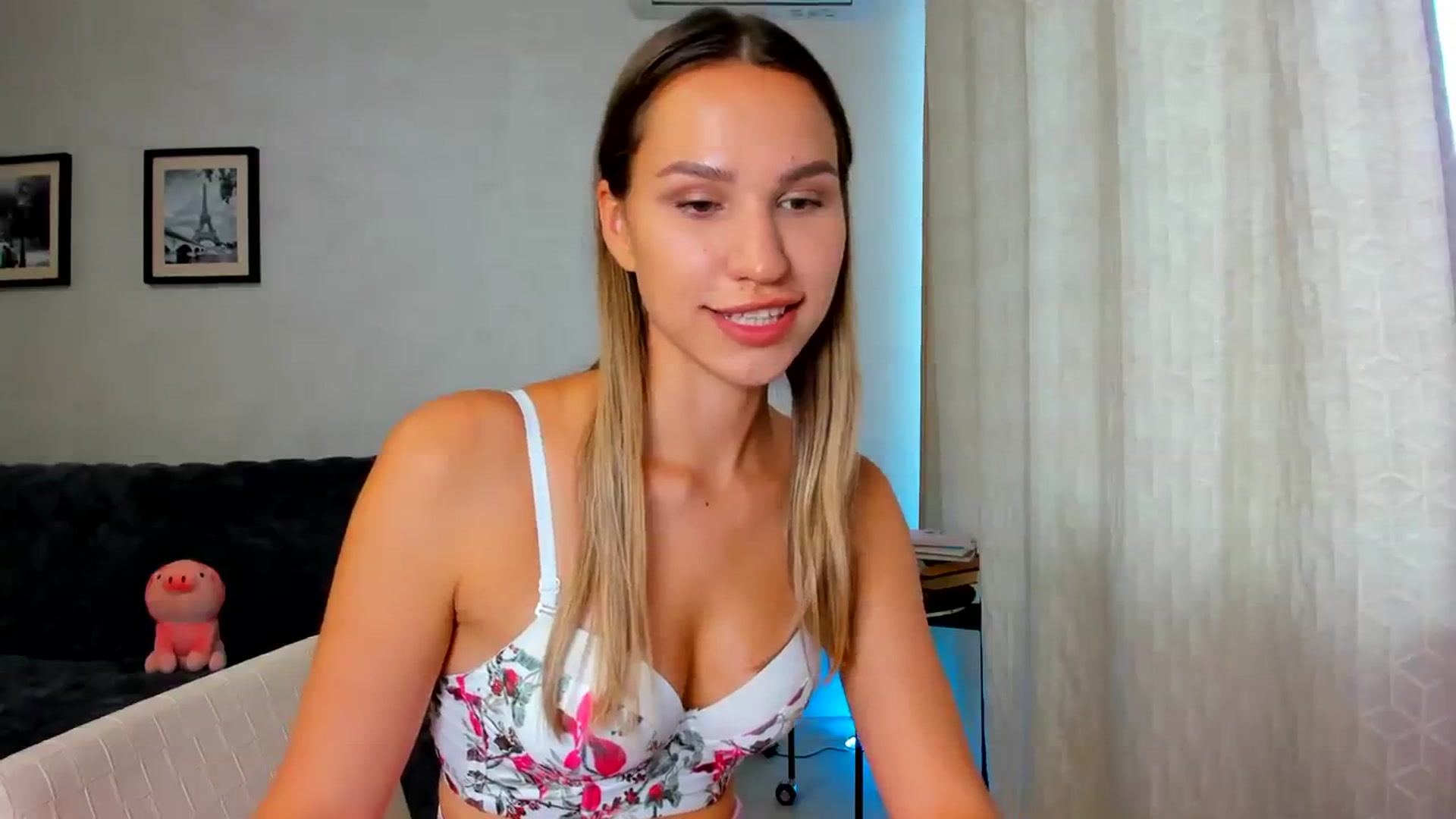 Gallery image thumbnail from WaveOfLove's myfreecams stream on, 08/17/2023, 11:29 image 6 of 20