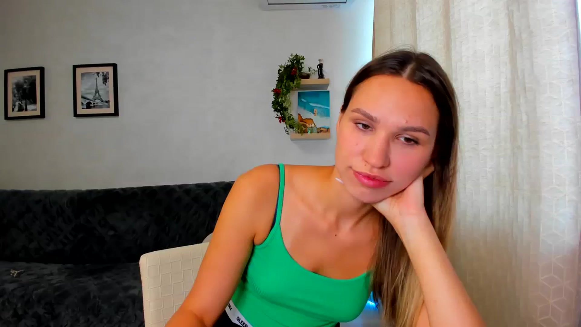 Gallery image thumbnail from WaveOfLove's myfreecams stream on, 08/19/2023, 11:36 image 5 of 20