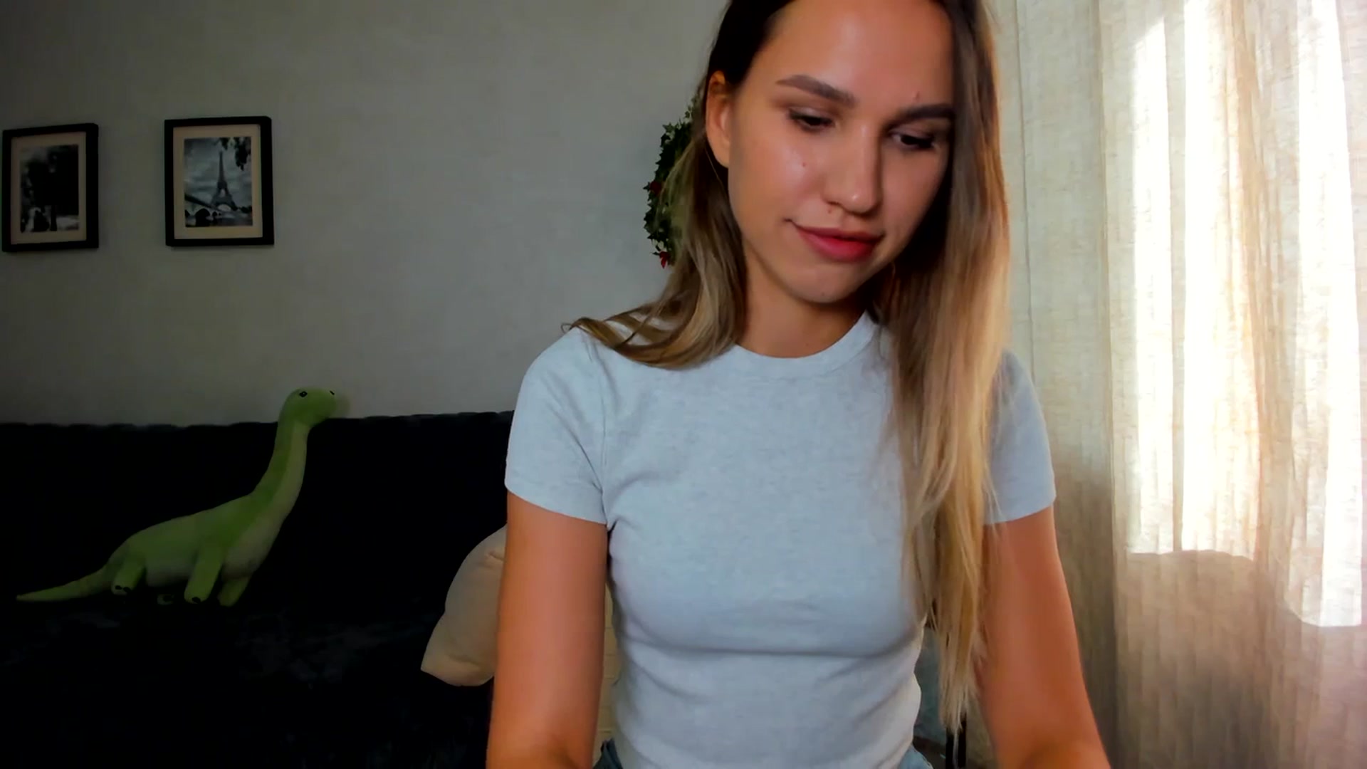 Gallery image thumbnail from WaveOfLove's myfreecams stream on, 08/31/2023, 12:56 image 15 of 20