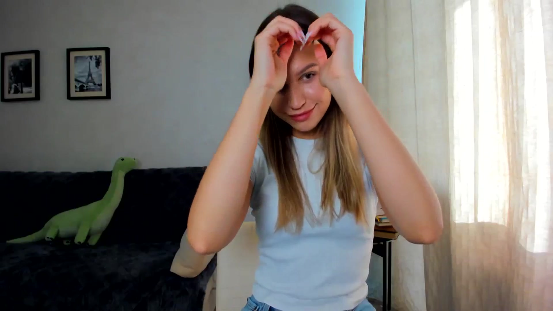 Gallery image thumbnail from WaveOfLove's myfreecams stream on, 08/31/2023, 12:56 image 19 of 20