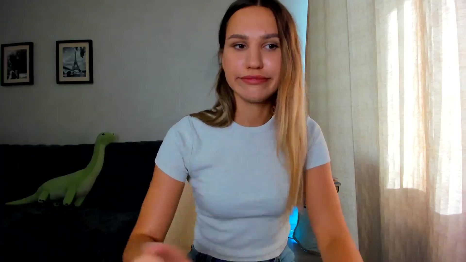 Gallery image thumbnail from WaveOfLove's myfreecams stream on, 08/31/2023, 12:56 image 14 of 20
