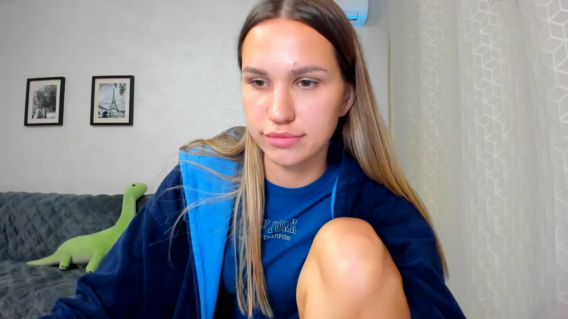 Gallery image thumbnail from WaveOfLove's myfreecams stream on, 09/09/2023, 18:19 image 17 of 20