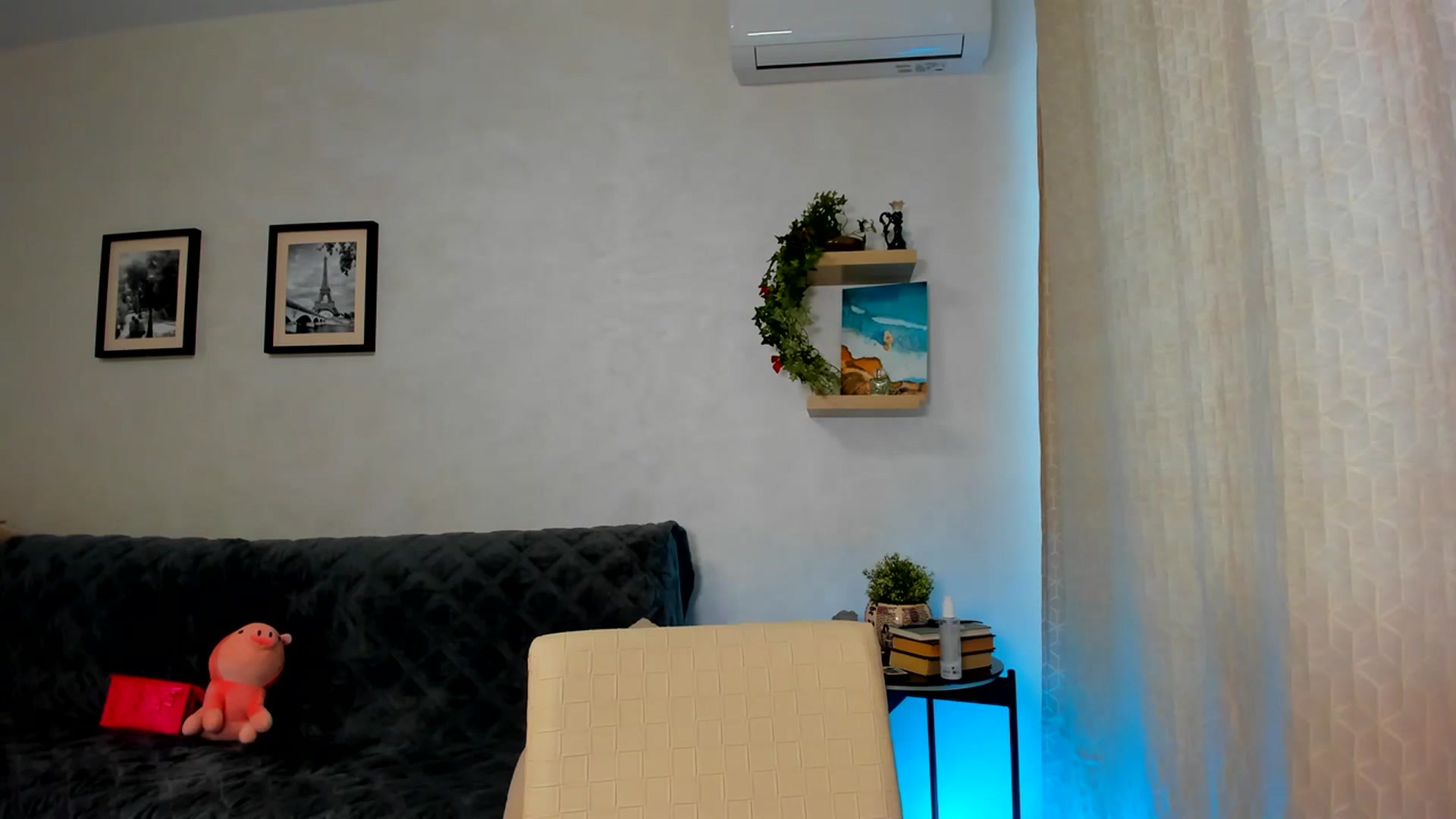 Gallery image thumbnail from WaveOfLove's myfreecams stream on, 10/17/2023, 11:43 image 6 of 20
