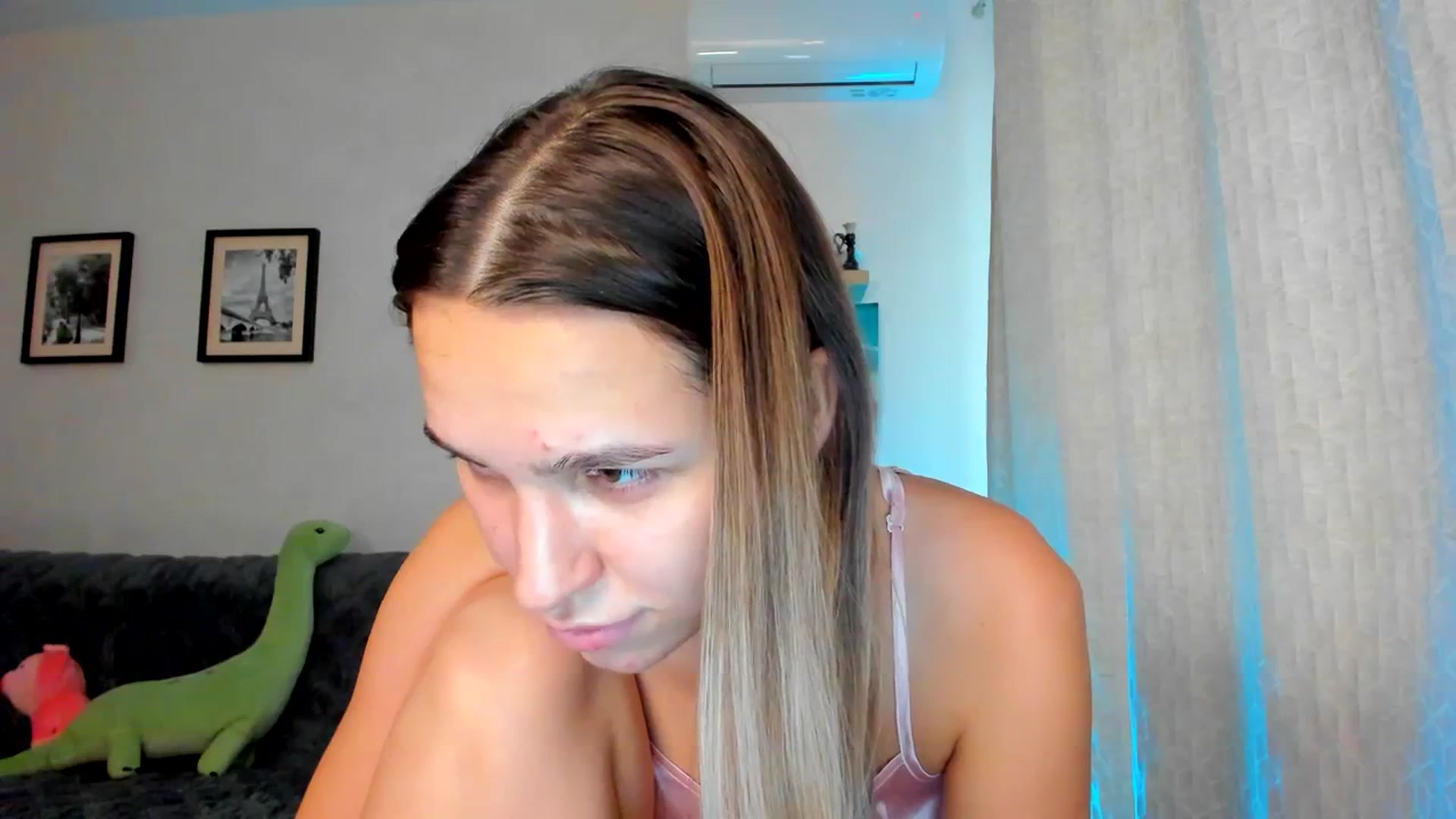 Gallery image thumbnail from WaveOfLove's myfreecams stream on, 10/20/2023, 12:32 image 11 of 20