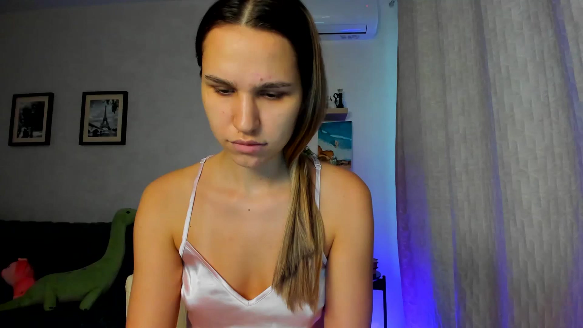 Gallery image thumbnail from WaveOfLove's myfreecams stream on, 10/20/2023, 12:32 image 7 of 20
