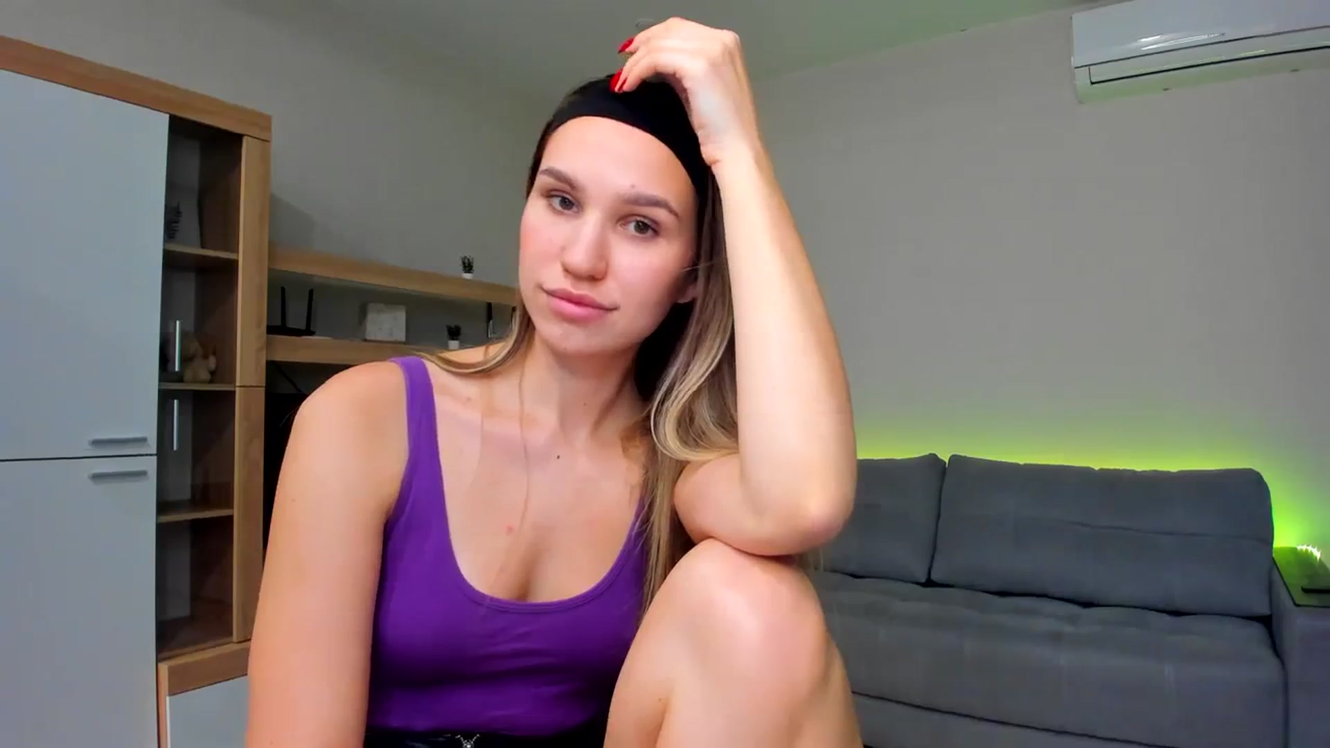 Gallery image thumbnail from WaveOfLove's myfreecams stream on, 11/30/2023, 12:57 image 2 of 20