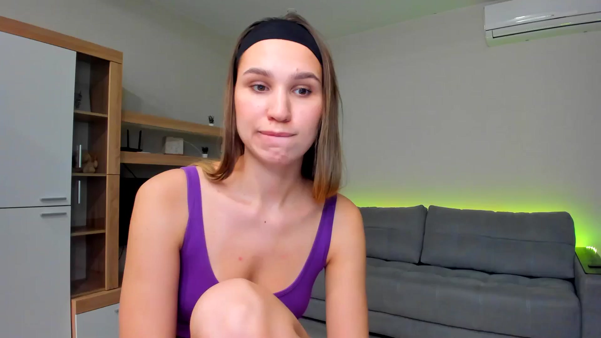 Gallery image thumbnail from WaveOfLove's myfreecams stream on, 11/30/2023, 12:57 image 10 of 20