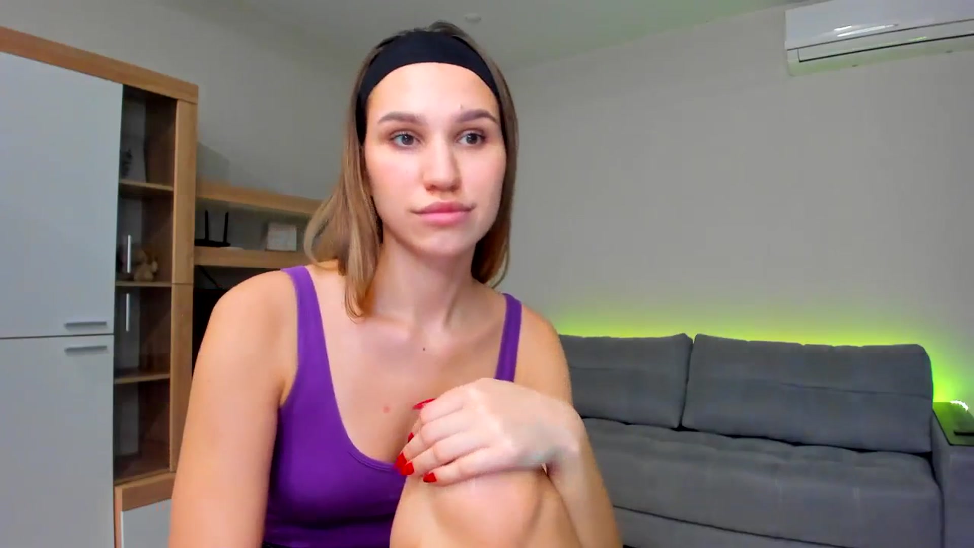 Gallery image thumbnail from WaveOfLove's myfreecams stream on, 11/30/2023, 12:57 image 3 of 20