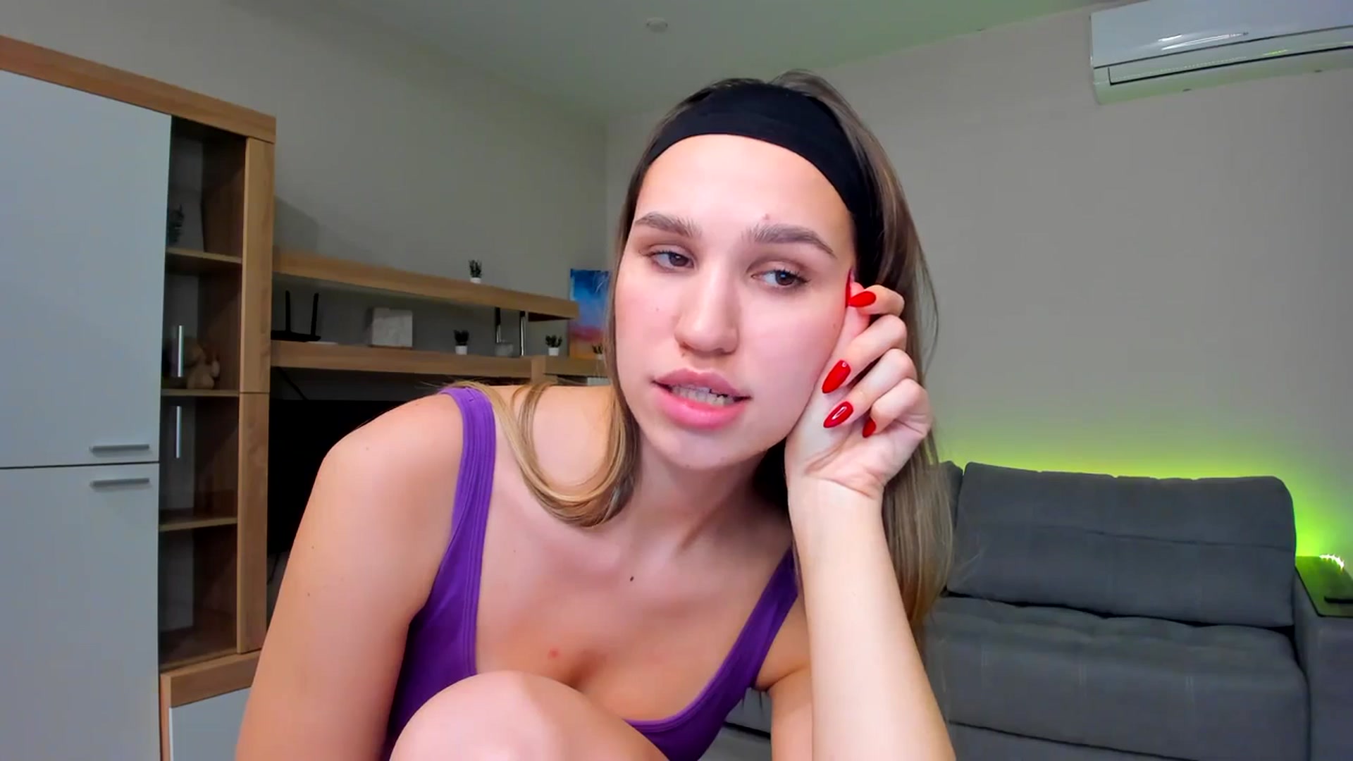 Gallery image thumbnail from WaveOfLove's myfreecams stream on, 11/30/2023, 12:57 image 14 of 20