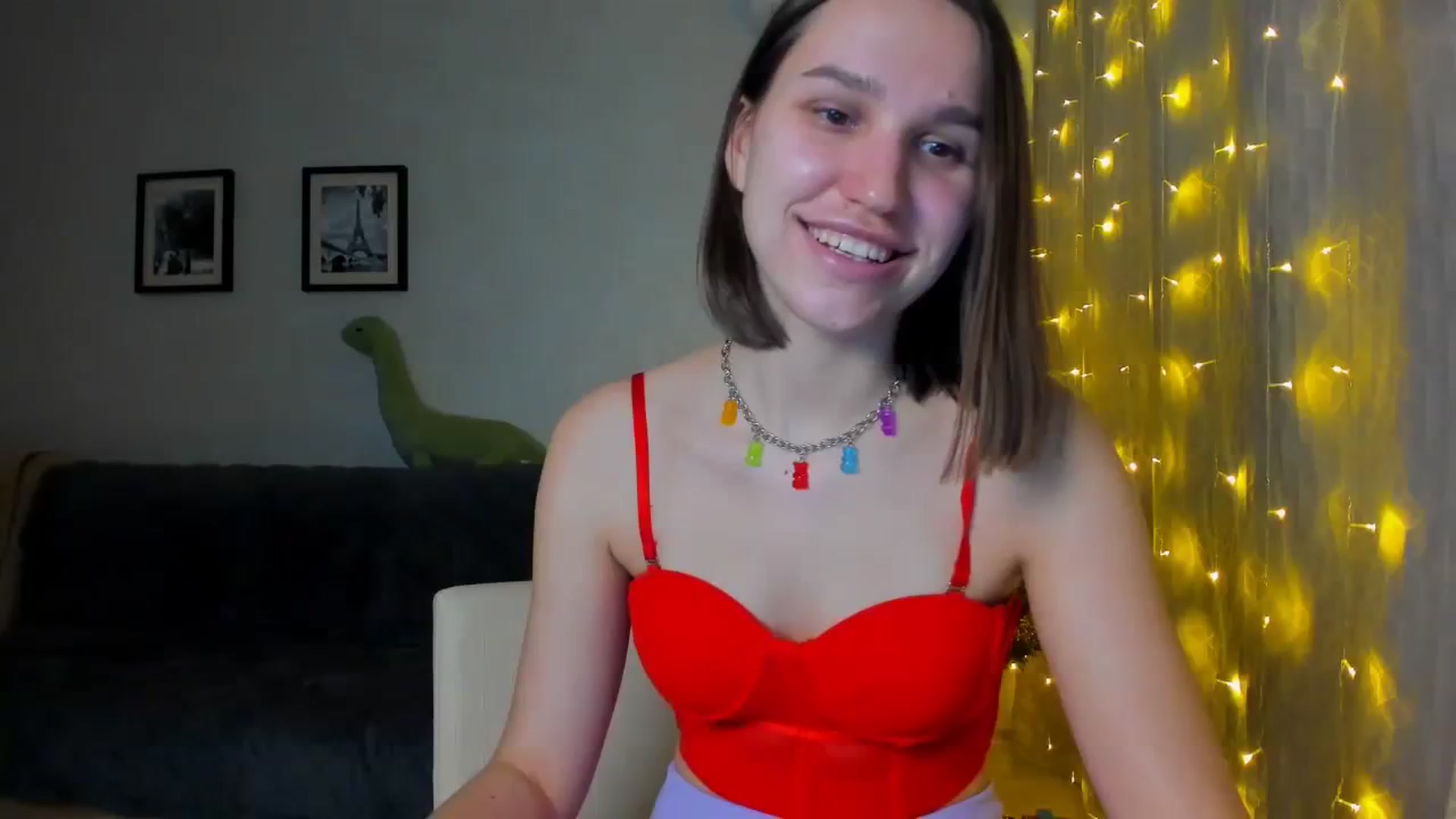 Gallery image thumbnail from WaveOfLove's myfreecams stream on, 12/15/2023, 13:17 image 17 of 20
