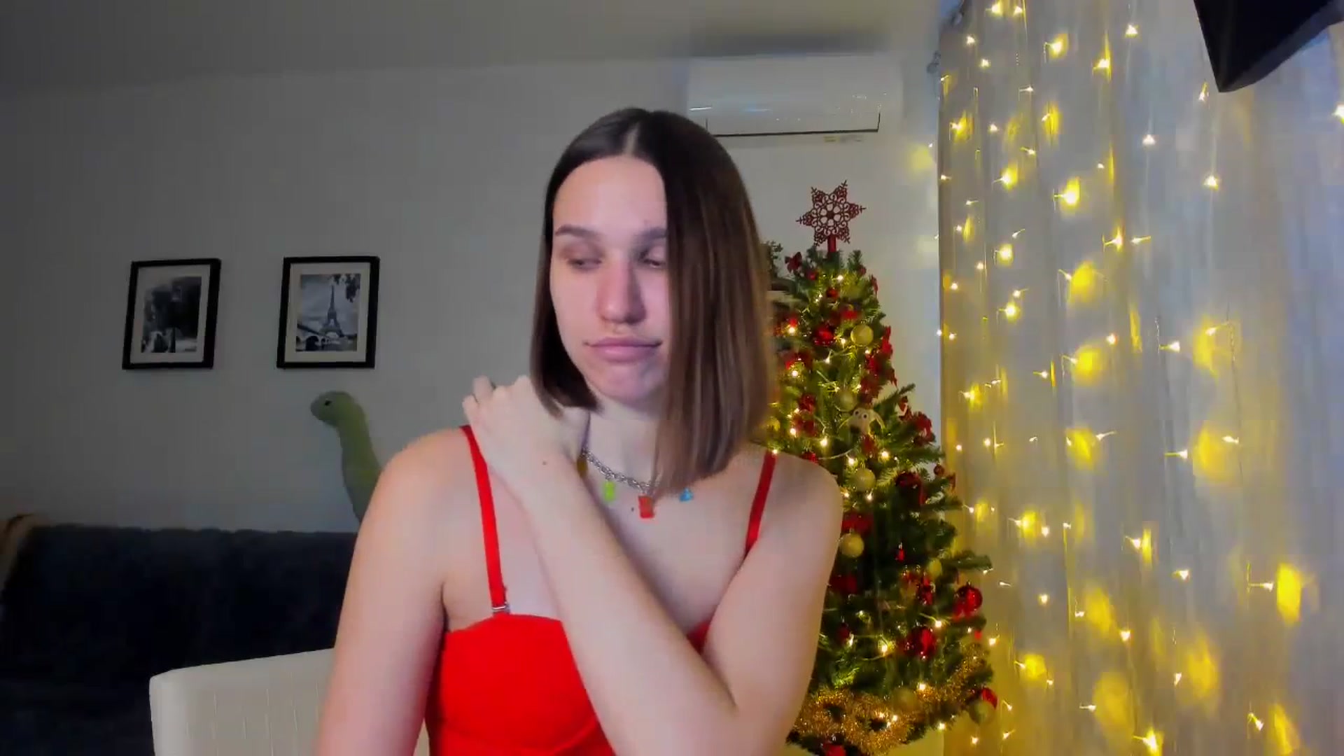Gallery image thumbnail from WaveOfLove's myfreecams stream on, 12/15/2023, 13:17 image 11 of 20