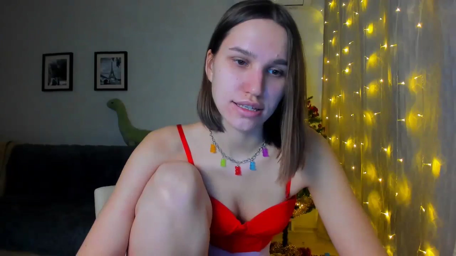 Gallery image thumbnail from WaveOfLove's myfreecams stream on, 12/15/2023, 13:17 image 15 of 20