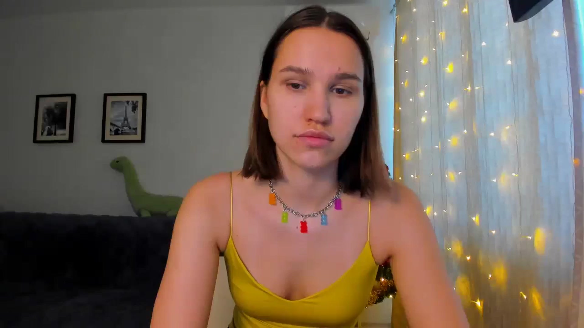 Gallery image thumbnail from WaveOfLove's myfreecams stream on, 12/16/2023, 10:56 image 14 of 20