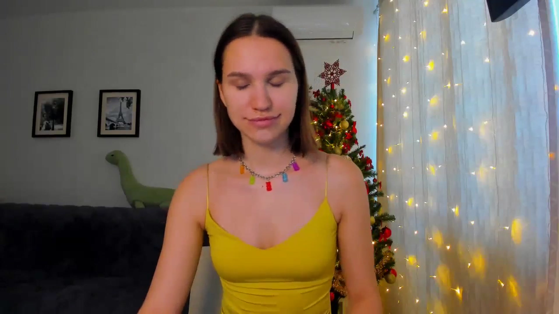 Gallery image thumbnail from WaveOfLove's myfreecams stream on, 12/16/2023, 10:56 image 6 of 20