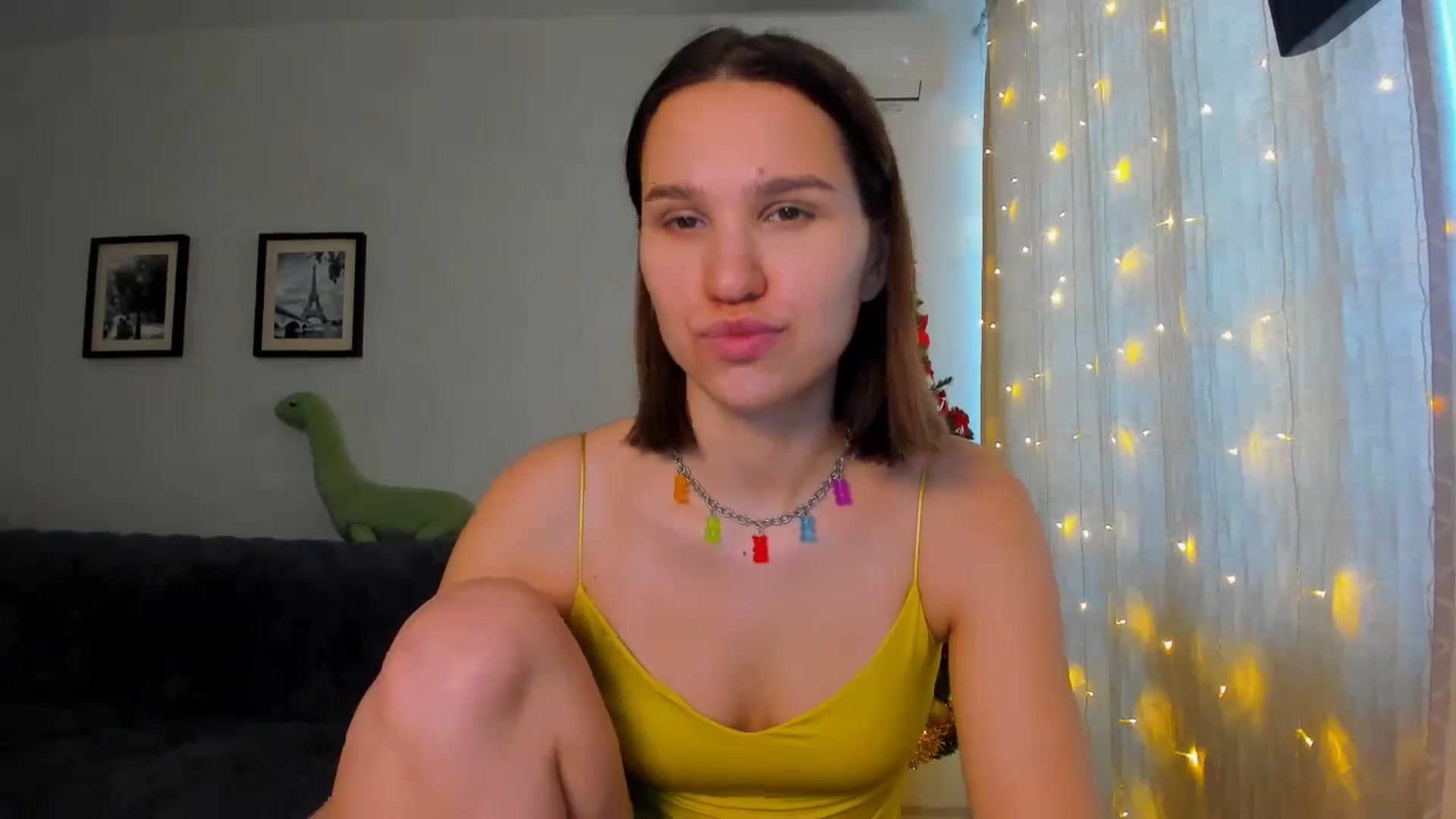 Gallery image thumbnail from WaveOfLove's myfreecams stream on, 12/16/2023, 10:56 image 3 of 20