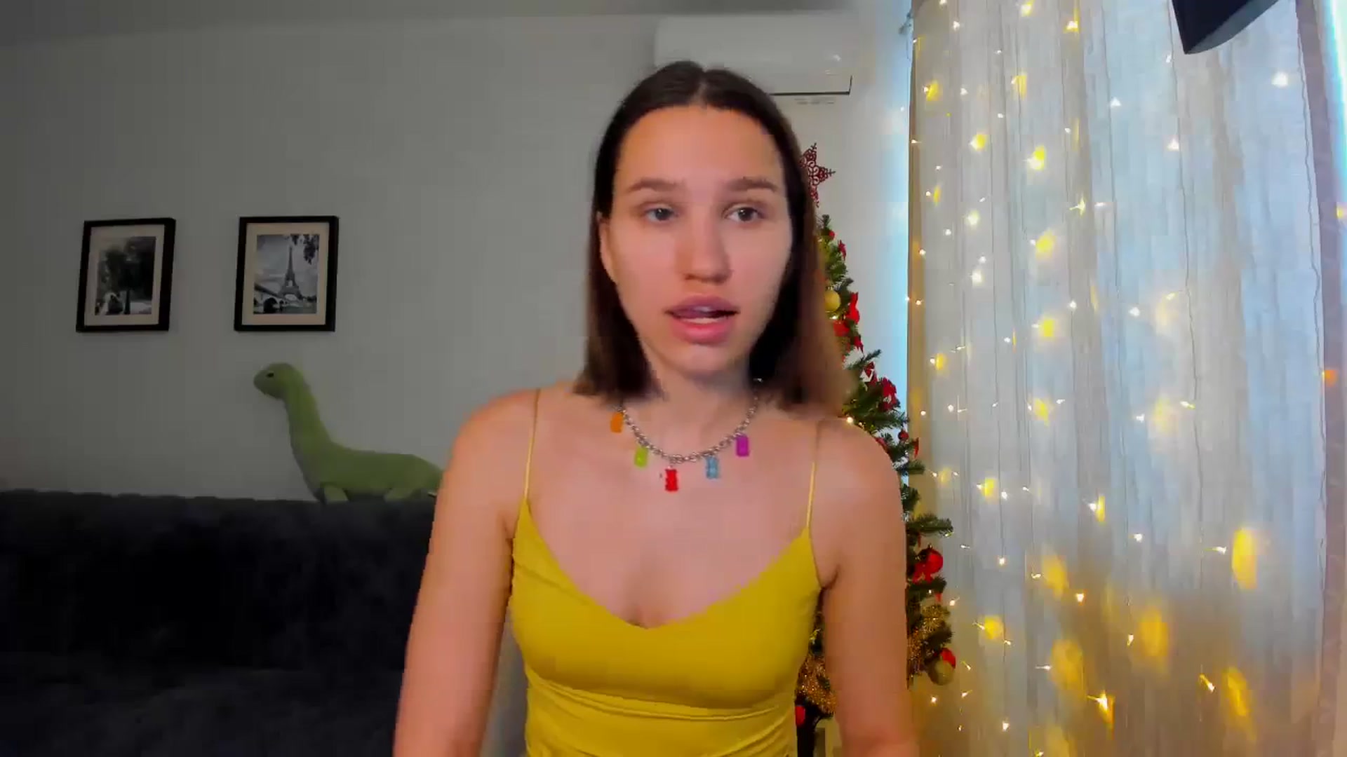 Gallery image thumbnail from WaveOfLove's myfreecams stream on, 12/16/2023, 10:56 image 18 of 20