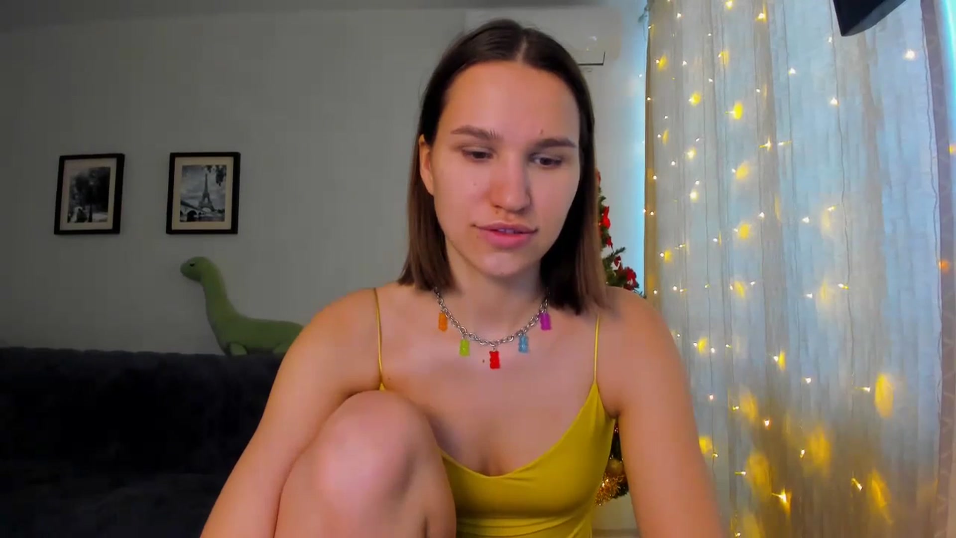 Gallery image thumbnail from WaveOfLove's myfreecams stream on, 12/16/2023, 10:56 image 4 of 20