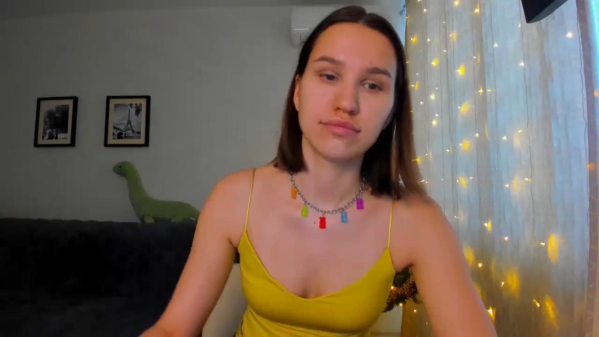 Gallery image thumbnail from WaveOfLove's myfreecams stream on, 12/16/2023, 10:56 image 13 of 20