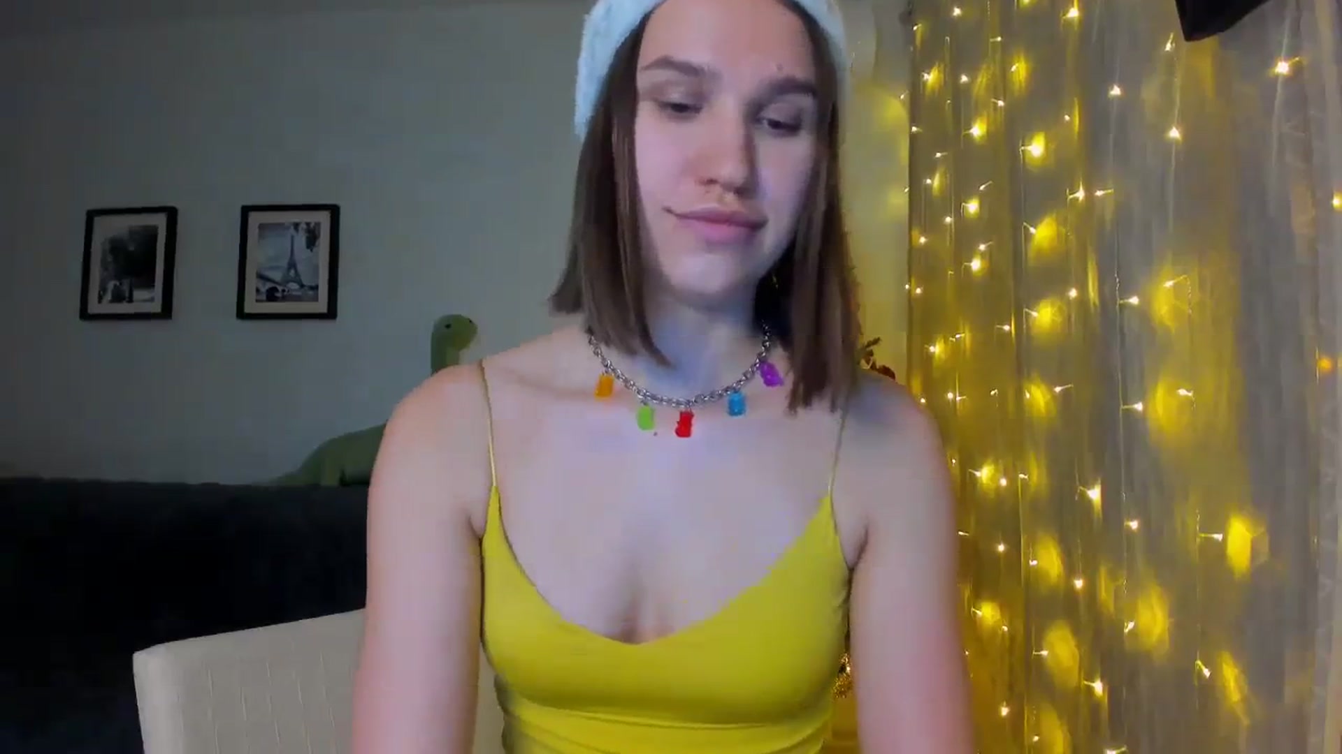 Gallery image thumbnail from WaveOfLove's myfreecams stream on, 12/16/2023, 13:59 image 4 of 20