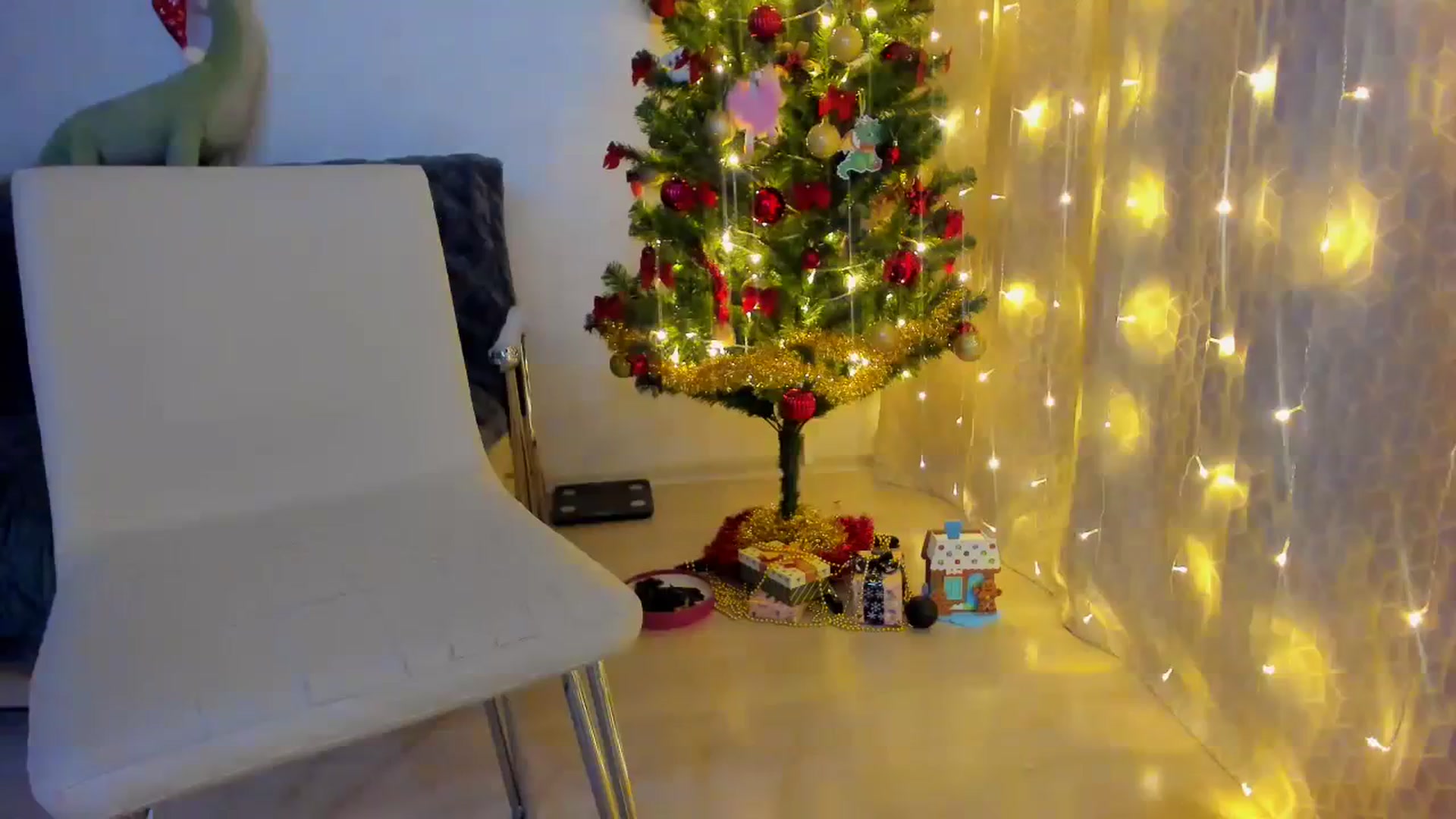 Gallery image thumbnail from WaveOfLove's myfreecams stream on, 12/16/2023, 13:59 image 15 of 20