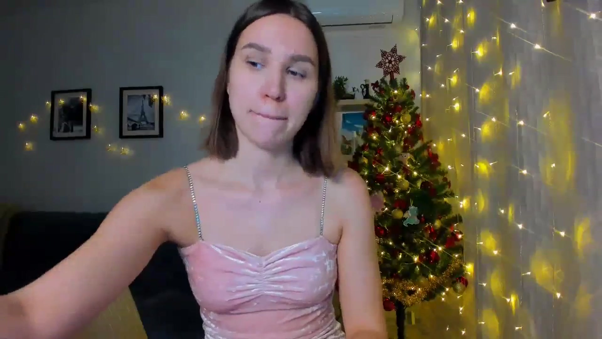 Gallery image thumbnail from WaveOfLove's myfreecams stream on, 12/21/2023, 12:33 image 18 of 20