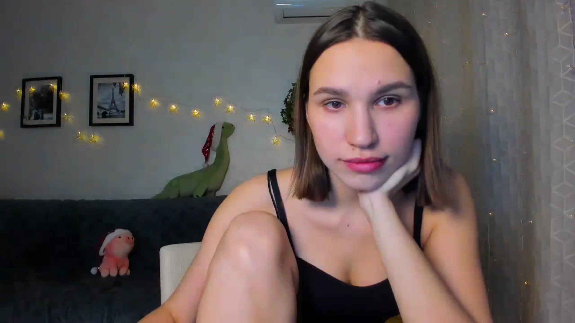 Gallery image thumbnail from WaveOfLove's myfreecams stream on, 12/23/2023, 13:11 image 10 of 20