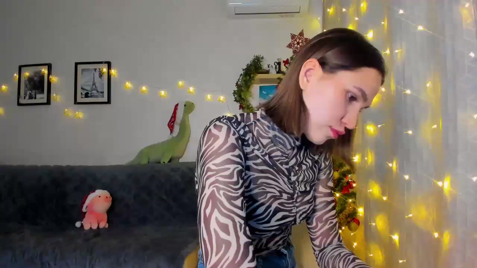Gallery image thumbnail from WaveOfLove's myfreecams stream on, 12/23/2023, 13:11 image 1 of 20