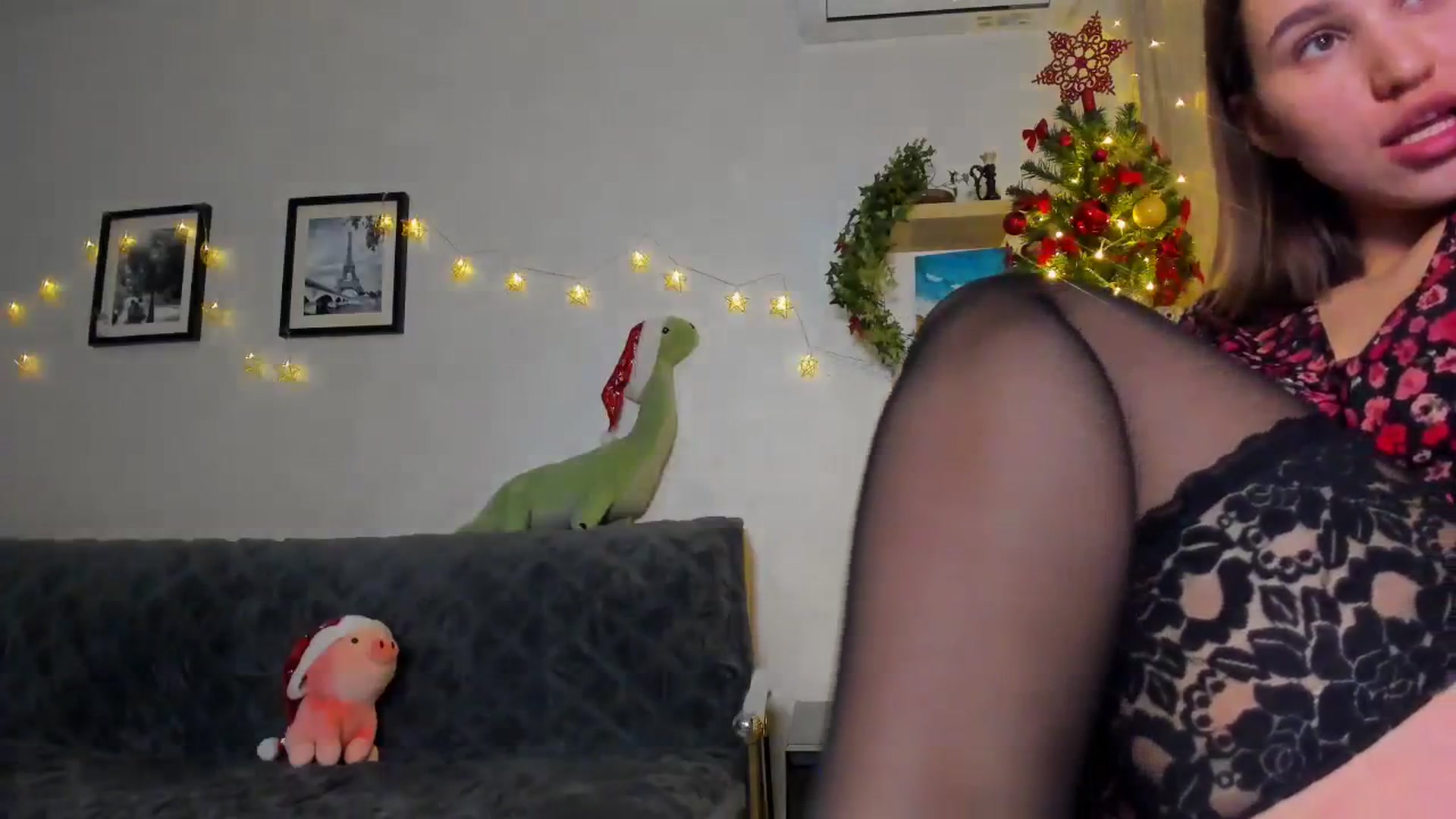 Gallery image thumbnail from WaveOfLove's myfreecams stream on, 12/23/2023, 13:33 image 7 of 20