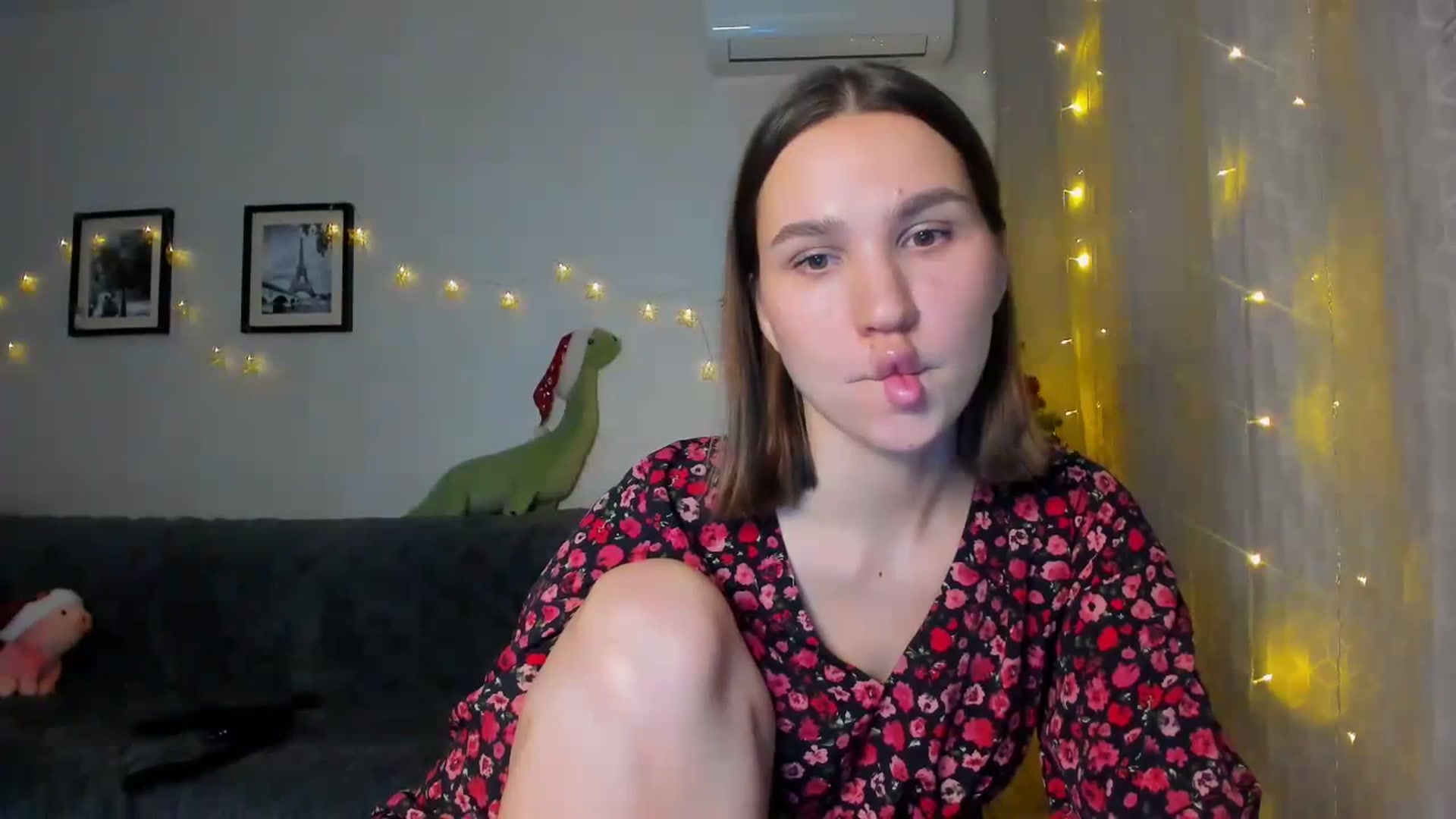 Gallery image thumbnail from WaveOfLove's myfreecams stream on, 12/23/2023, 15:02 image 18 of 20