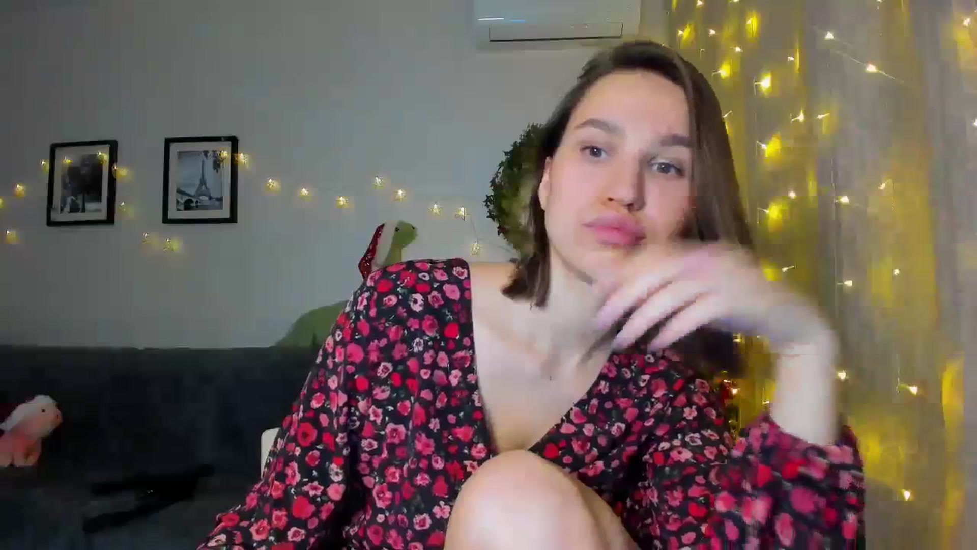 Gallery image thumbnail from WaveOfLove's myfreecams stream on, 12/23/2023, 15:02 image 5 of 20