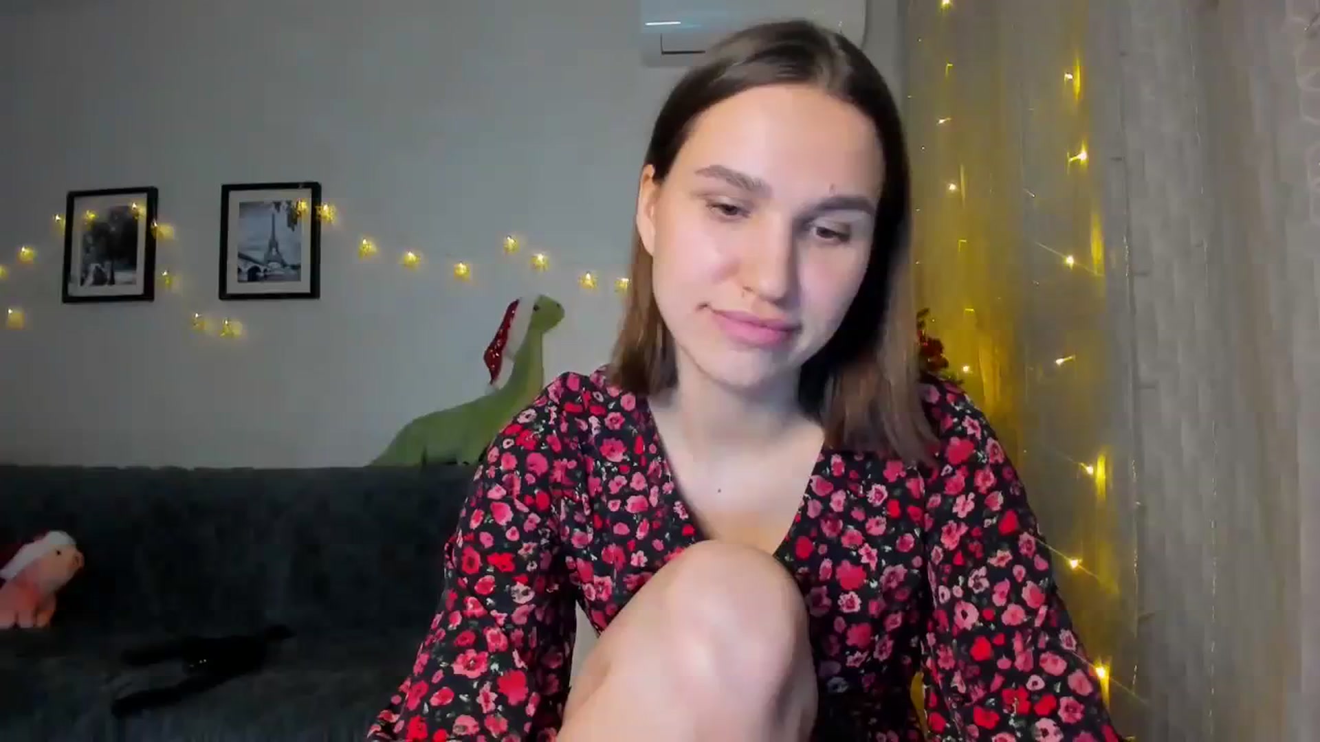 Gallery image thumbnail from WaveOfLove's myfreecams stream on, 12/23/2023, 15:02 image 10 of 20