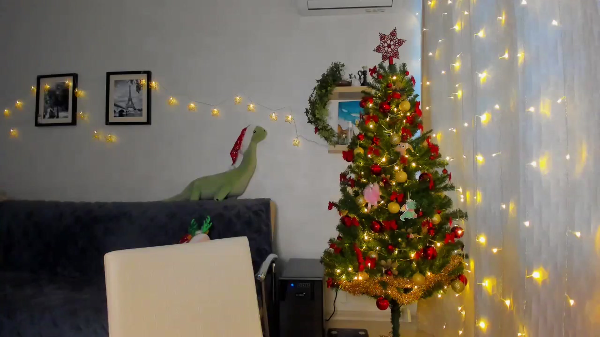 Gallery image thumbnail from WaveOfLove's myfreecams stream on, 12/25/2023, 10:51 image 8 of 20