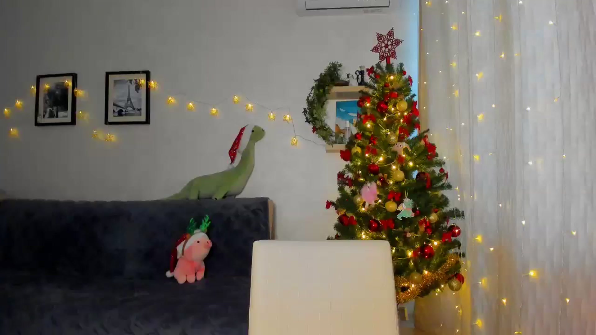 Gallery image thumbnail from WaveOfLove's myfreecams stream on, 12/25/2023, 10:51 image 15 of 20