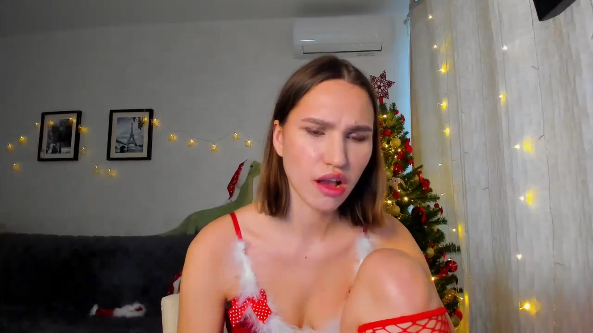 Gallery image thumbnail from WaveOfLove's myfreecams stream on, 12/25/2023, 13:00 image 4 of 20