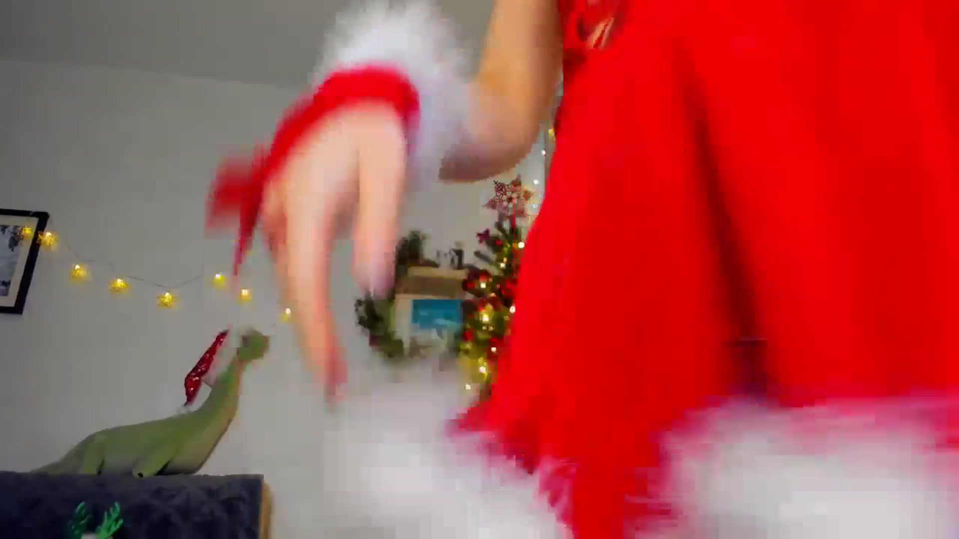 Gallery image thumbnail from WaveOfLove's myfreecams stream on, 12/25/2023, 13:00 image 12 of 20