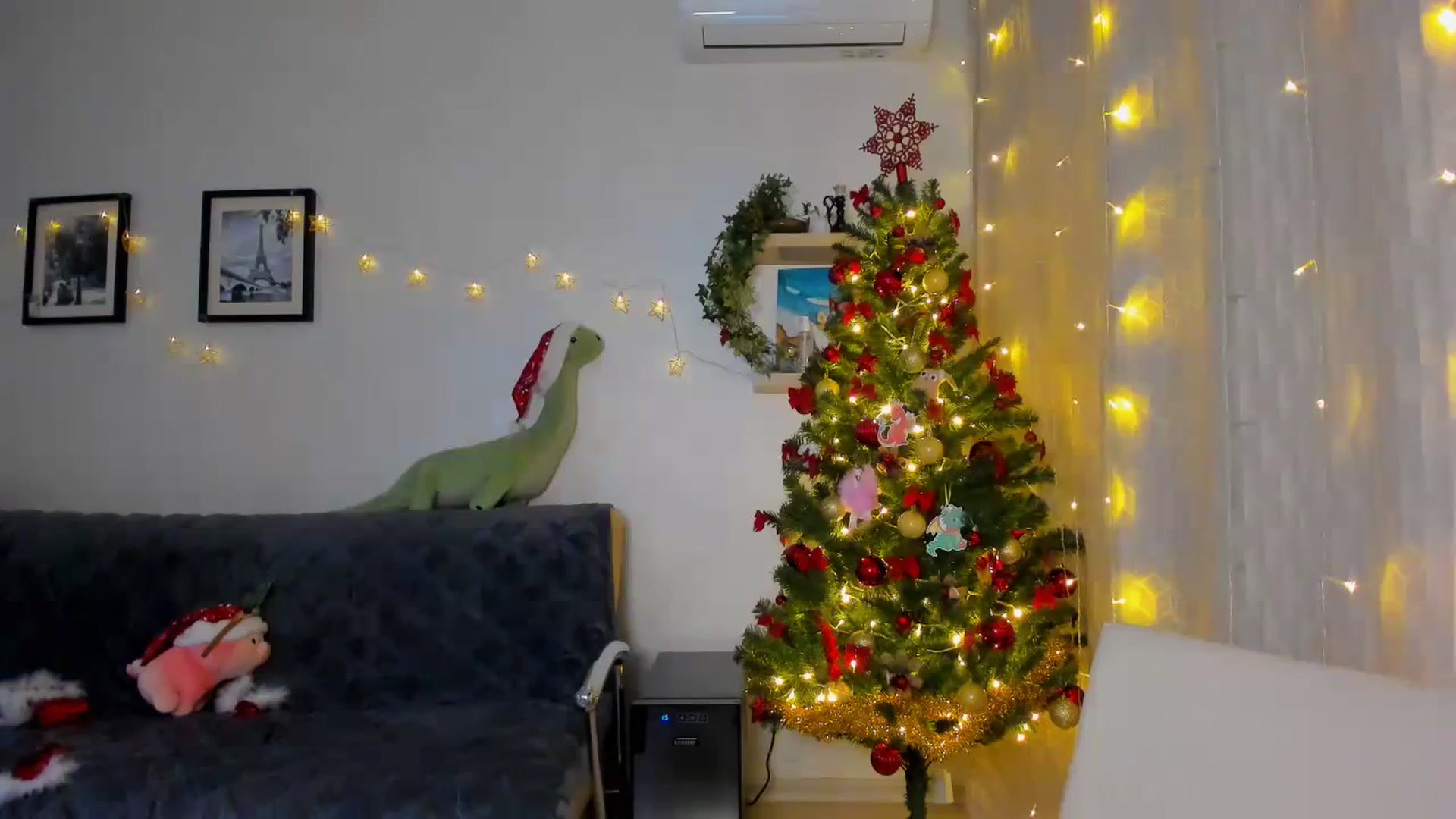 Gallery image thumbnail from WaveOfLove's myfreecams stream on, 12/25/2023, 17:30 image 12 of 20